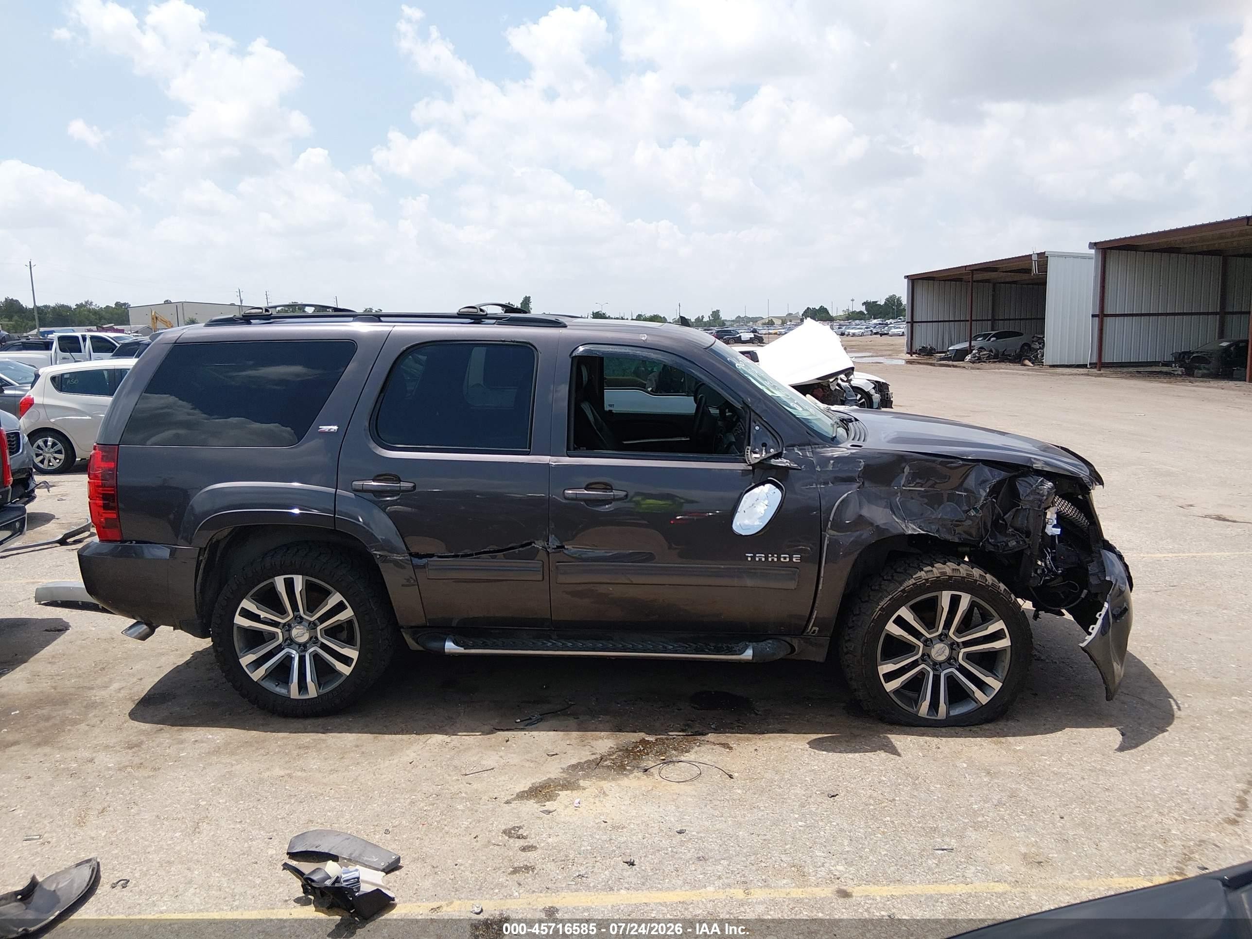 2011 Chevrolet Tahoe Lt Серый vin: 1GNSCBE04BR263067