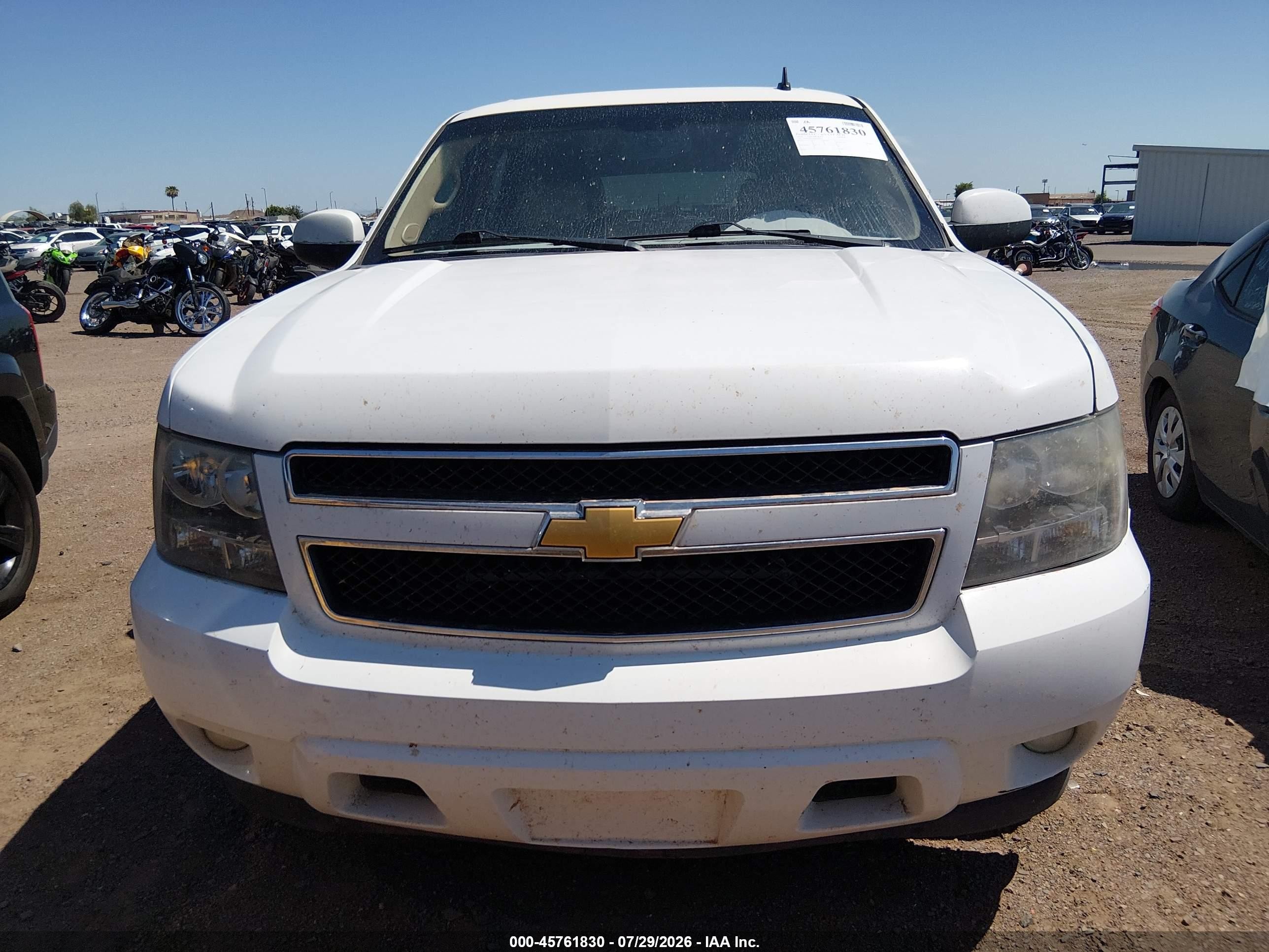 2013 Chevrolet Tahoe Lt White vin: 1GNSCBE04DR305434