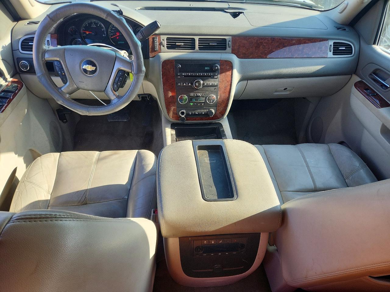 2011 Chevrolet Tahoe C1500 Lt Серебряный vin: 1GNSCBE05BR270285