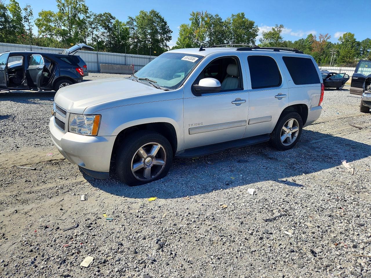 2011 Chevrolet Tahoe C1500 Lt Silver vin: 1GNSCBE05BR293498