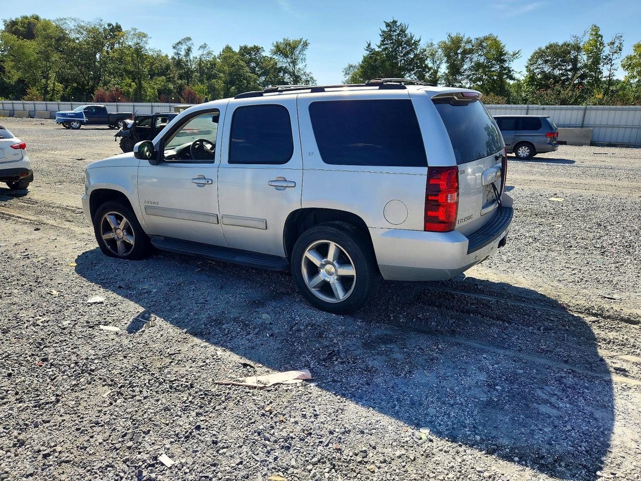 2011 Chevrolet Tahoe C1500 Lt Silver vin: 1GNSCBE05BR293498