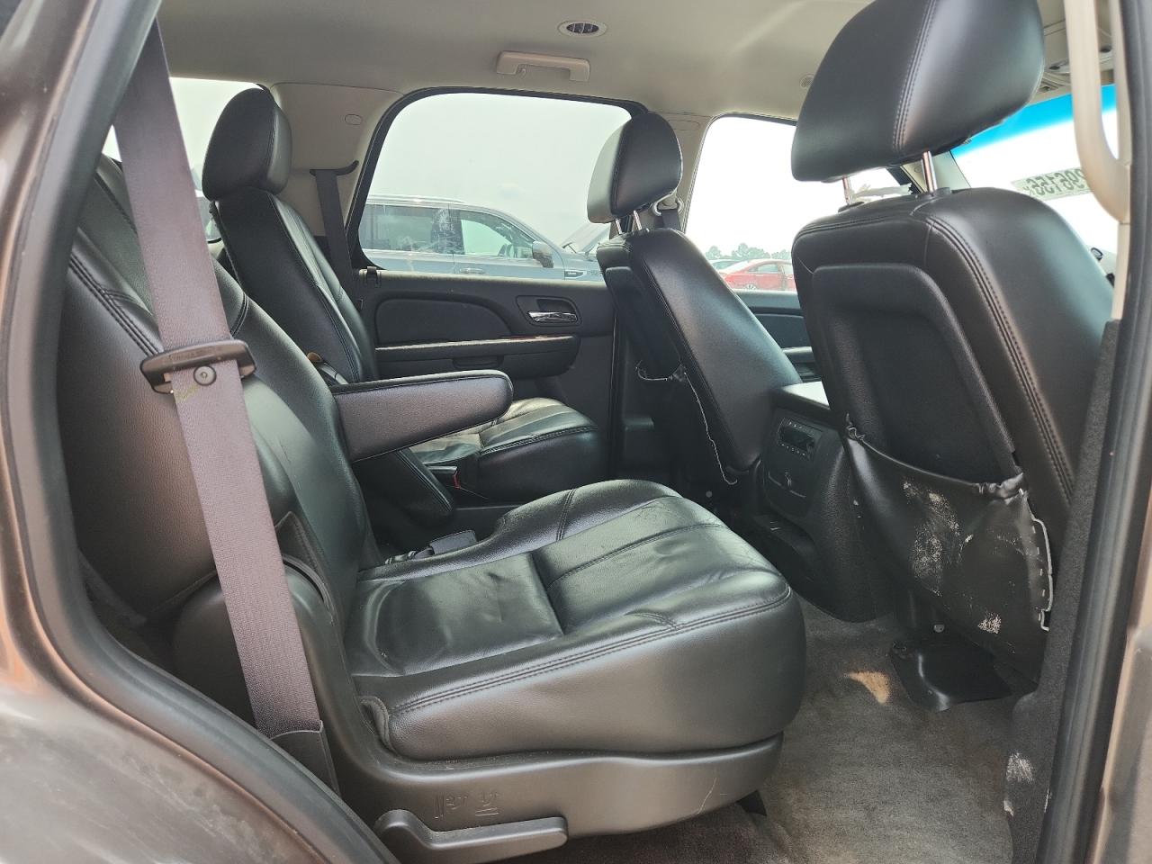 2011 Chevrolet Tahoe C1500 Lt Tan vin: 1GNSCBE05BR382049