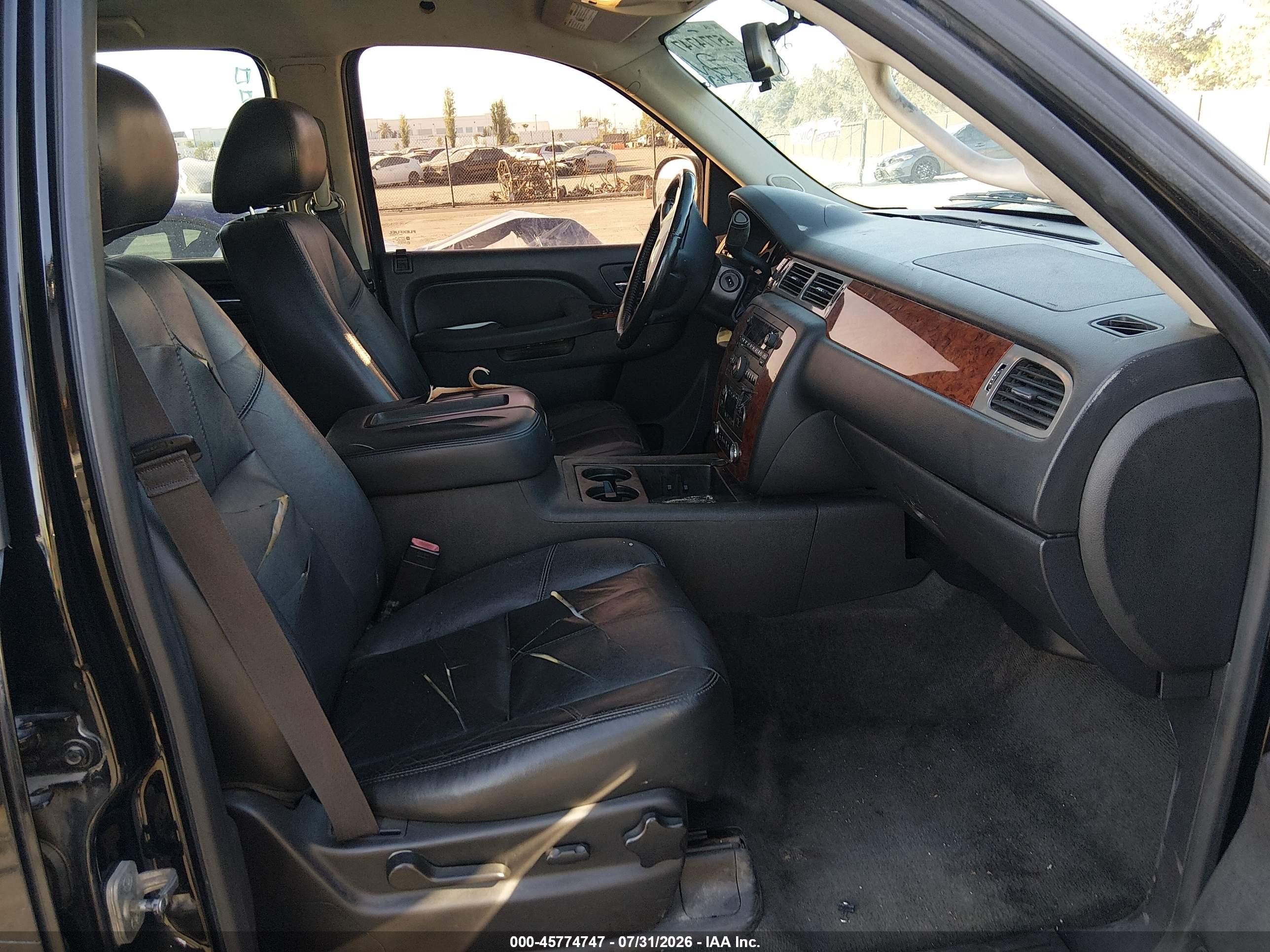 2013 Chevrolet Tahoe Lt Black vin: 1GNSCBE05DR177740