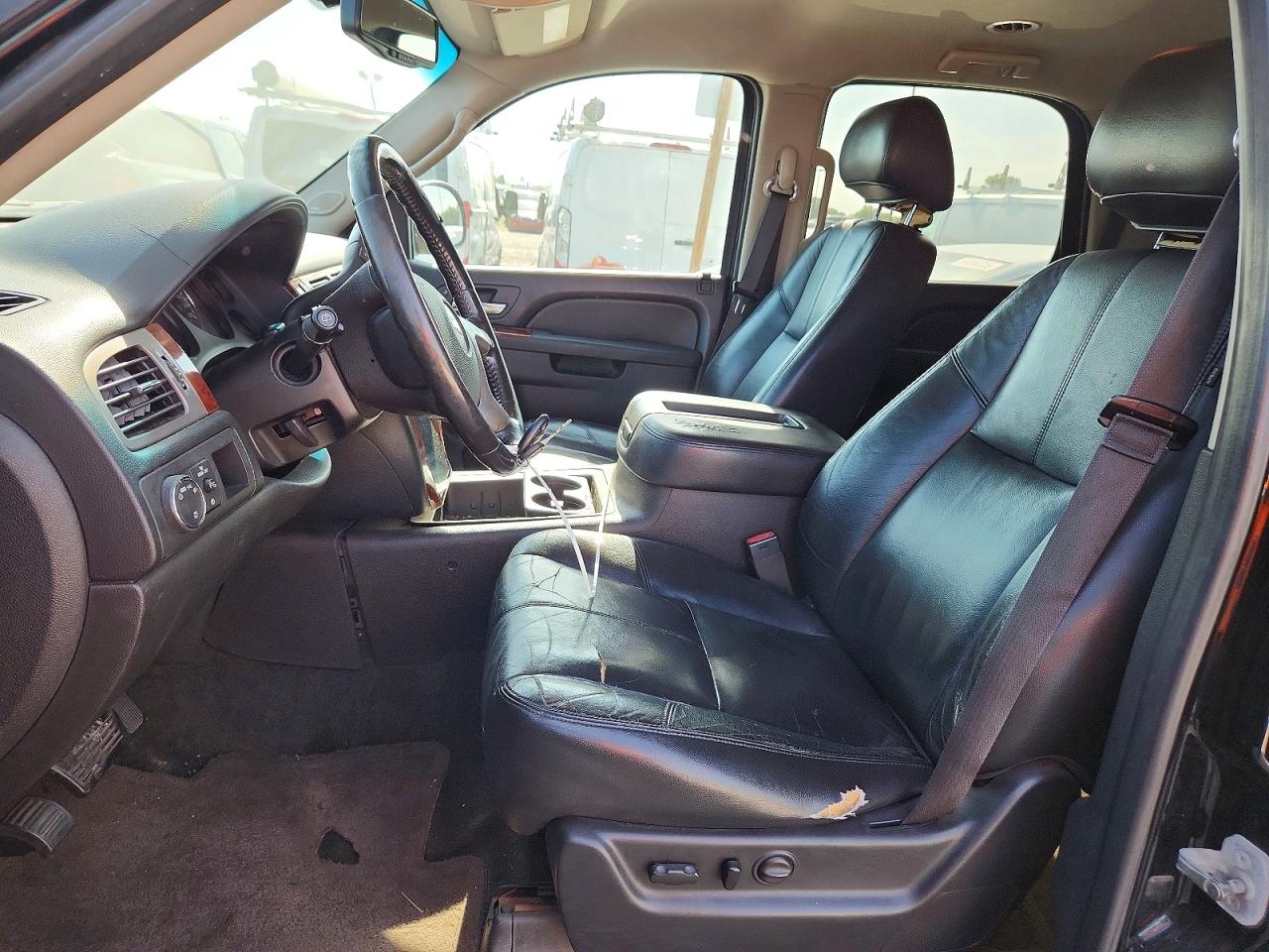 2013 Chevrolet Tahoe C1500 Lt Черный vin: 1GNSCBE05DR210798