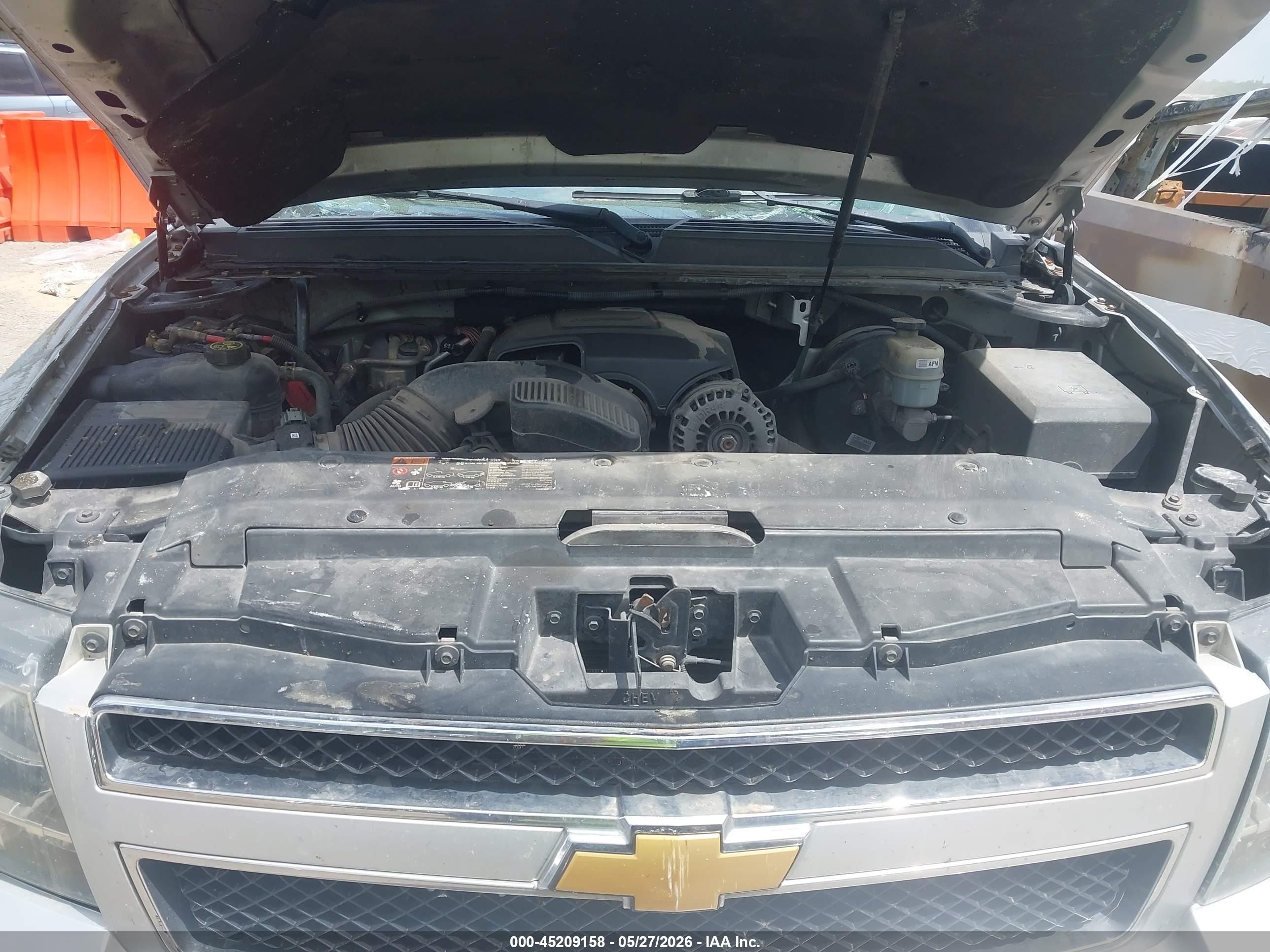 2013 Chevrolet Tahoe Lt Серебряный vin: 1GNSCBE05DR258916