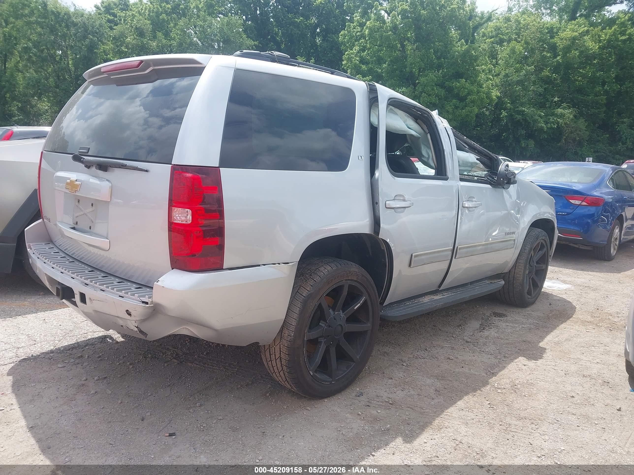 2013 Chevrolet Tahoe Lt Серебряный vin: 1GNSCBE05DR258916