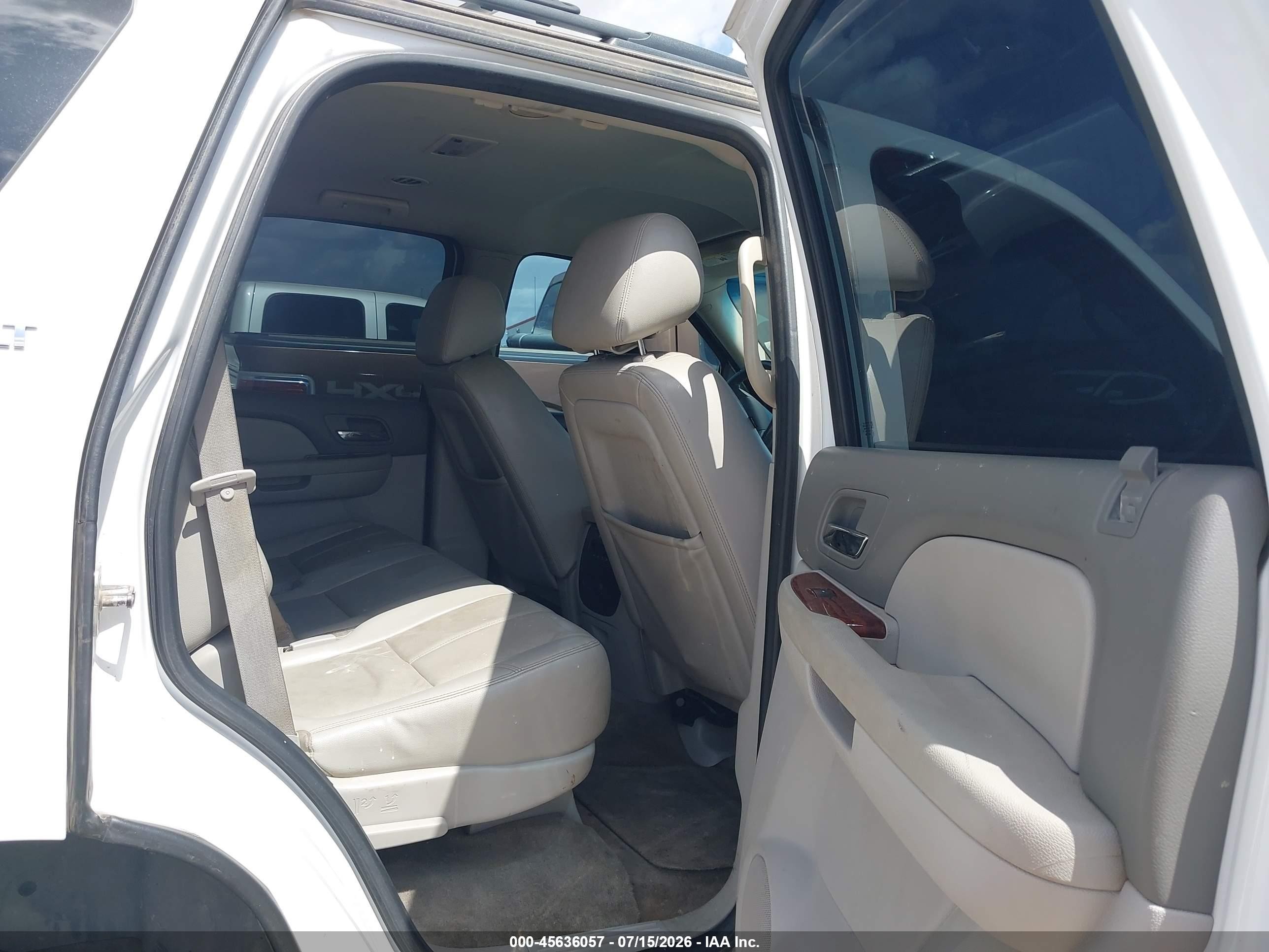 2013 Chevrolet Tahoe Lt White vin: 1GNSCBE05DR296842