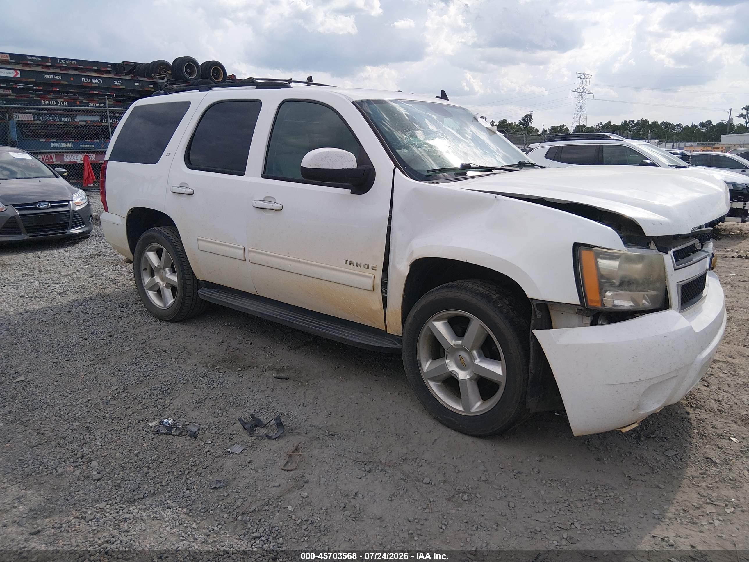 2013 Chevrolet Tahoe Lt White vin: 1GNSCBE05DR379414