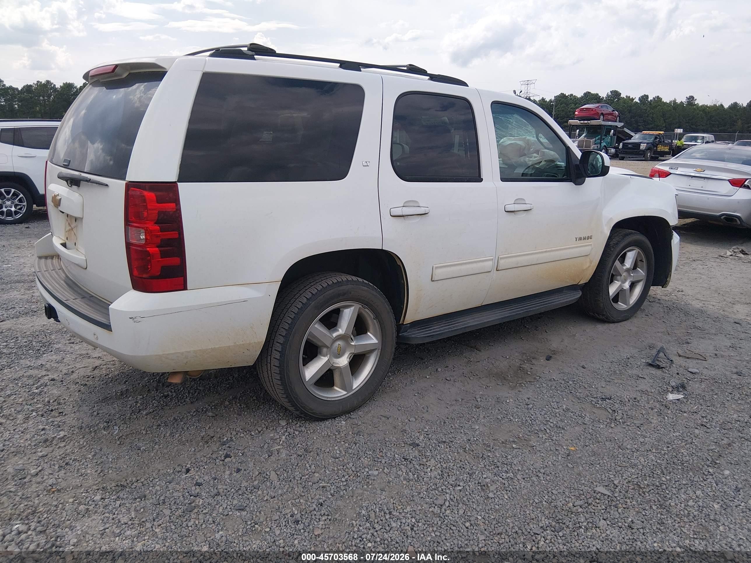 2013 Chevrolet Tahoe Lt White vin: 1GNSCBE05DR379414