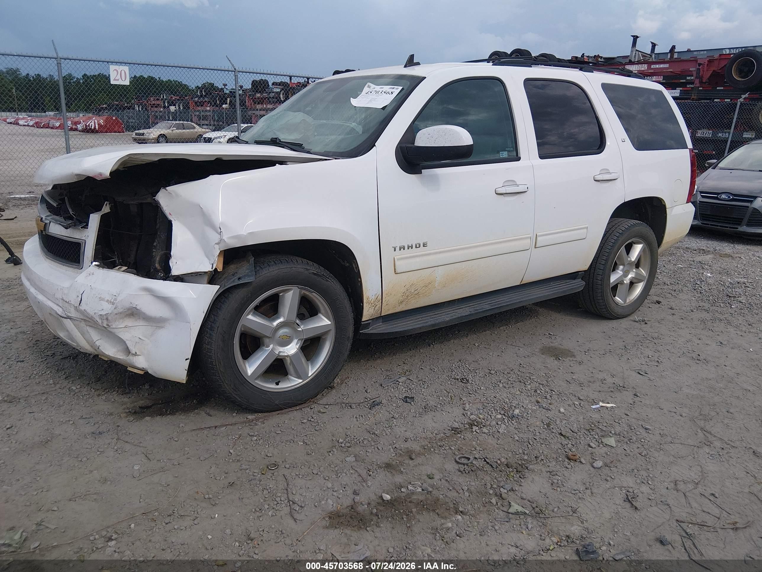 2013 Chevrolet Tahoe Lt White vin: 1GNSCBE05DR379414