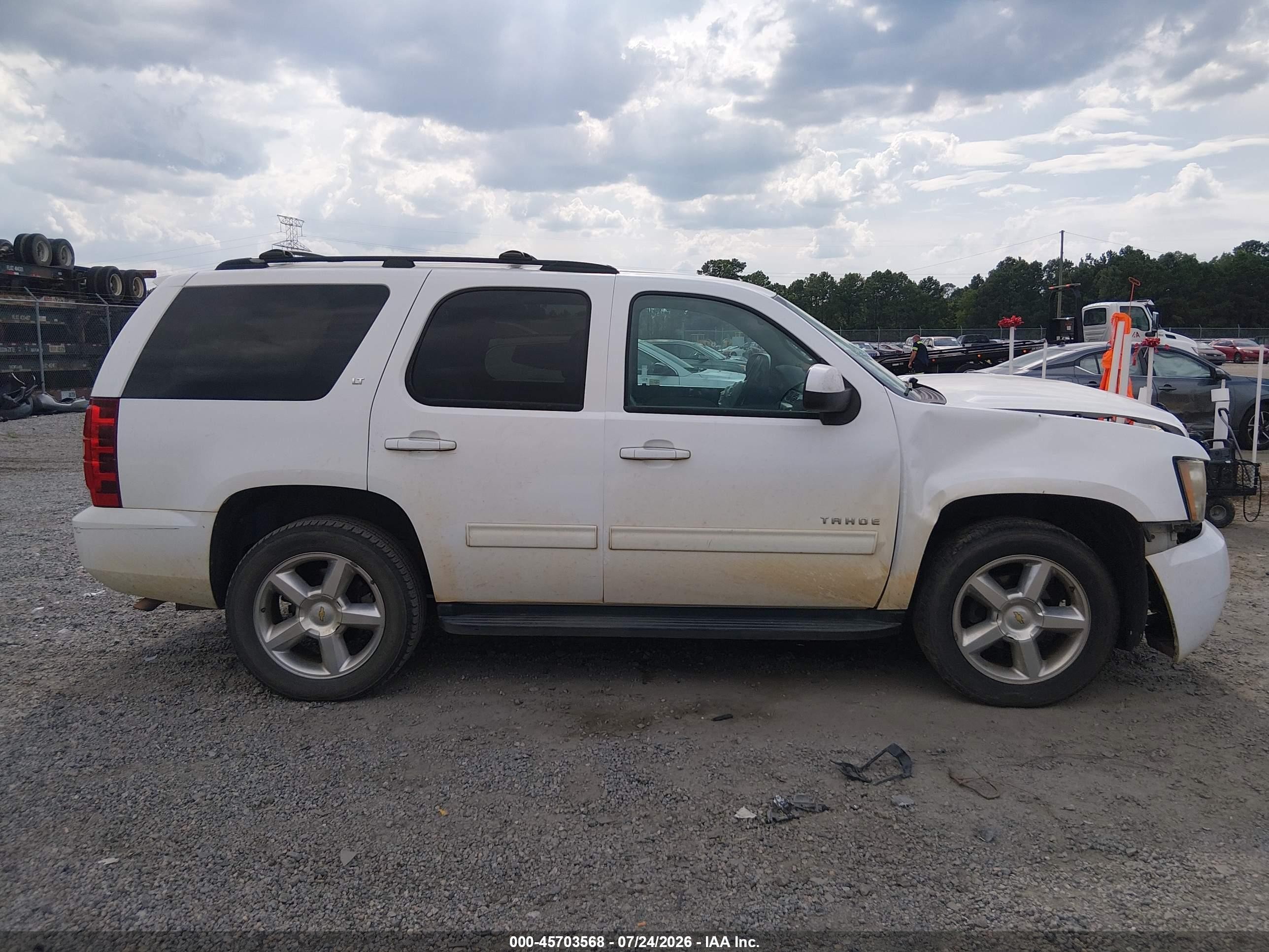 2013 Chevrolet Tahoe Lt White vin: 1GNSCBE05DR379414