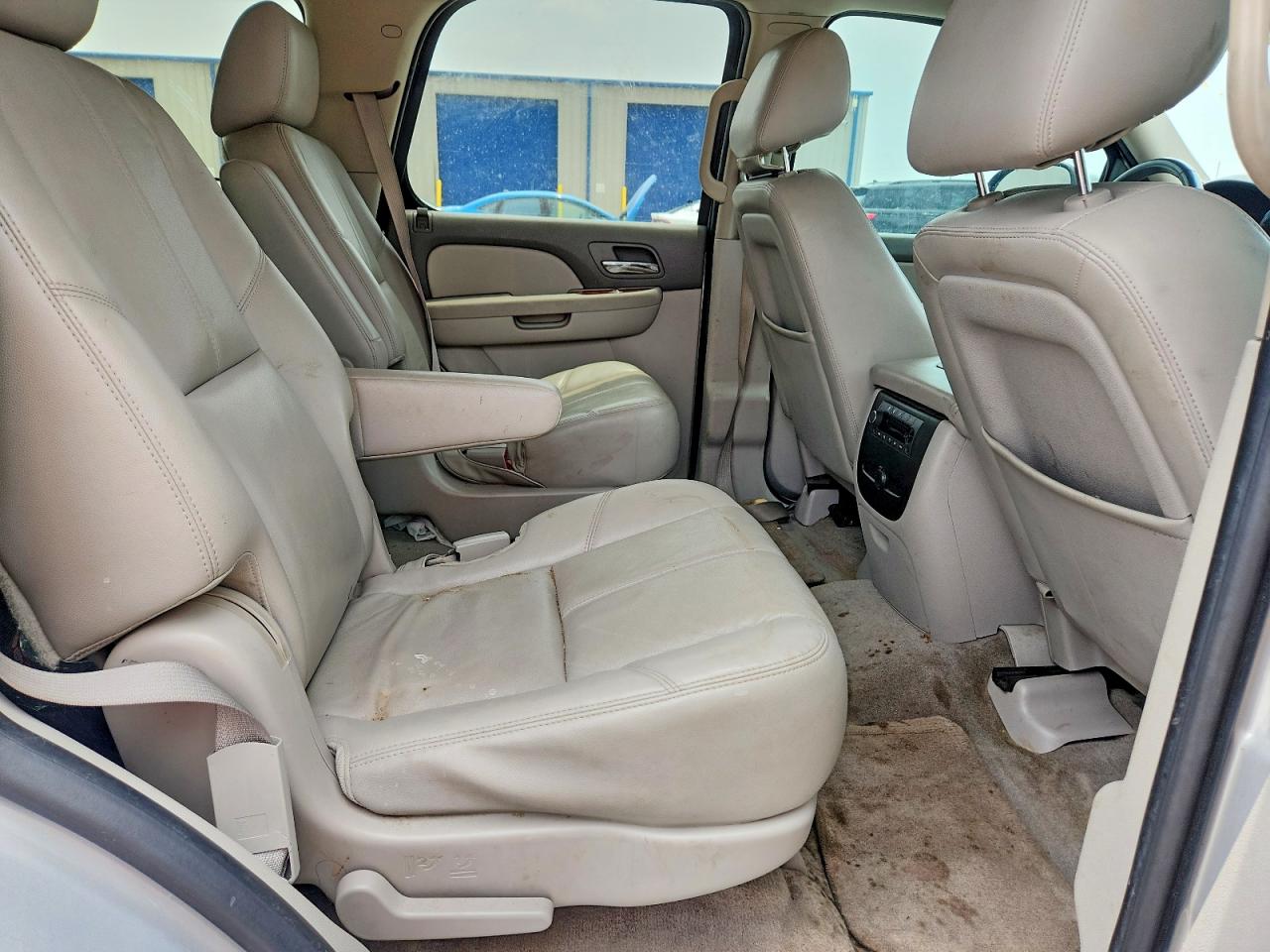 2014 Chevrolet Tahoe C1500 Lt Silver vin: 1GNSCBE05ER146909