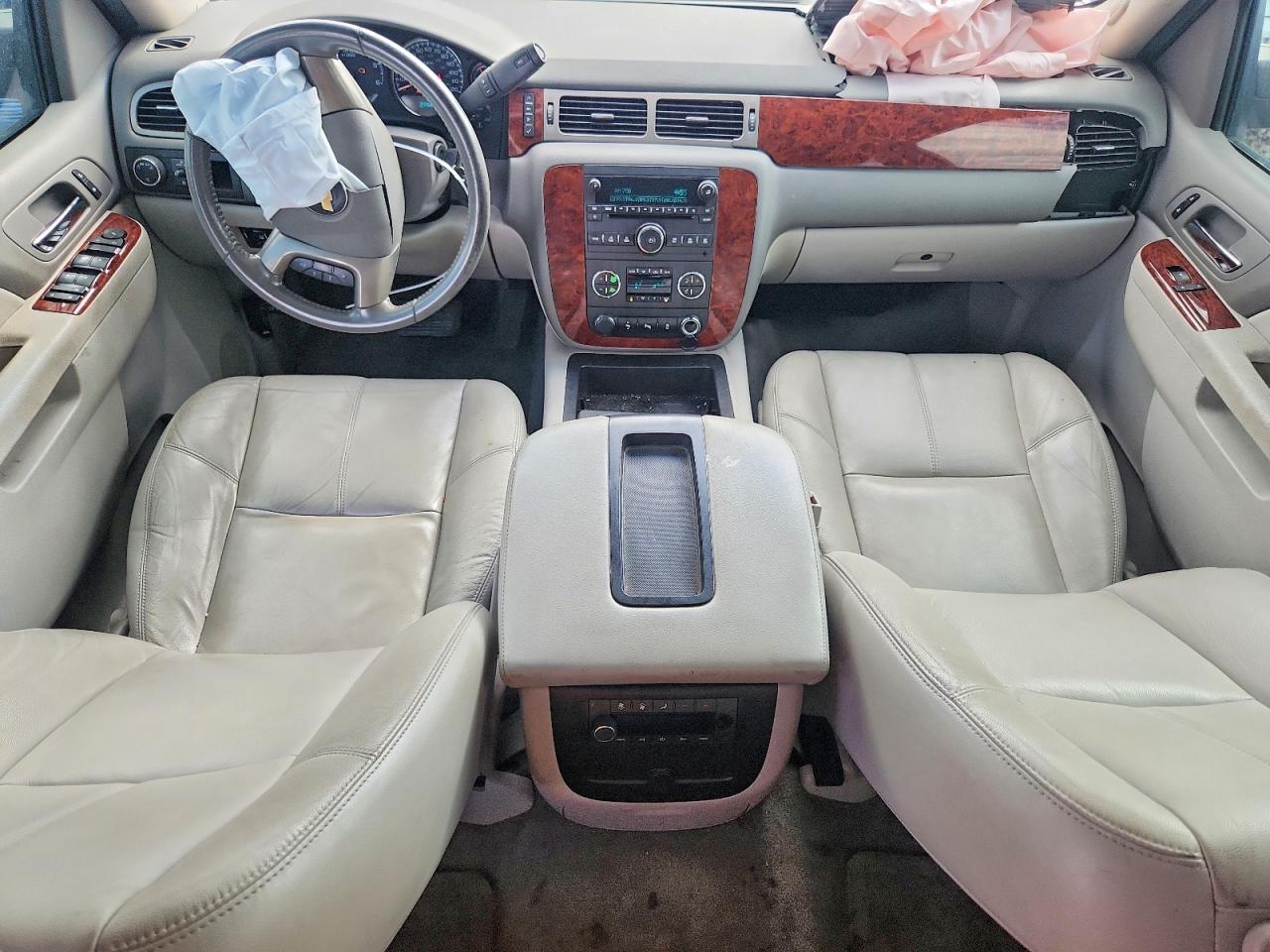 2014 Chevrolet Tahoe C1500 Lt Silver vin: 1GNSCBE05ER146909