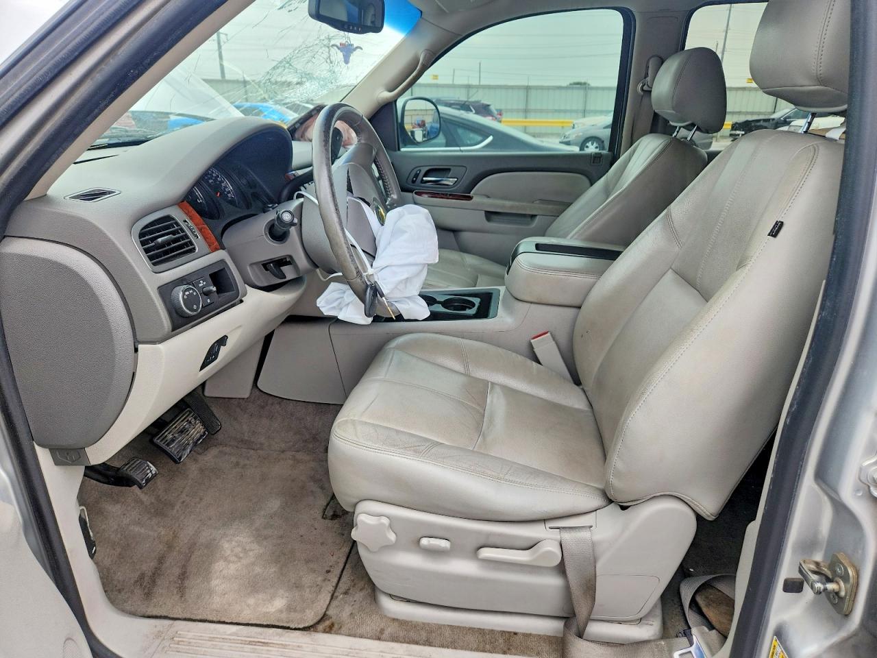 2014 Chevrolet Tahoe C1500 Lt Silver vin: 1GNSCBE05ER146909