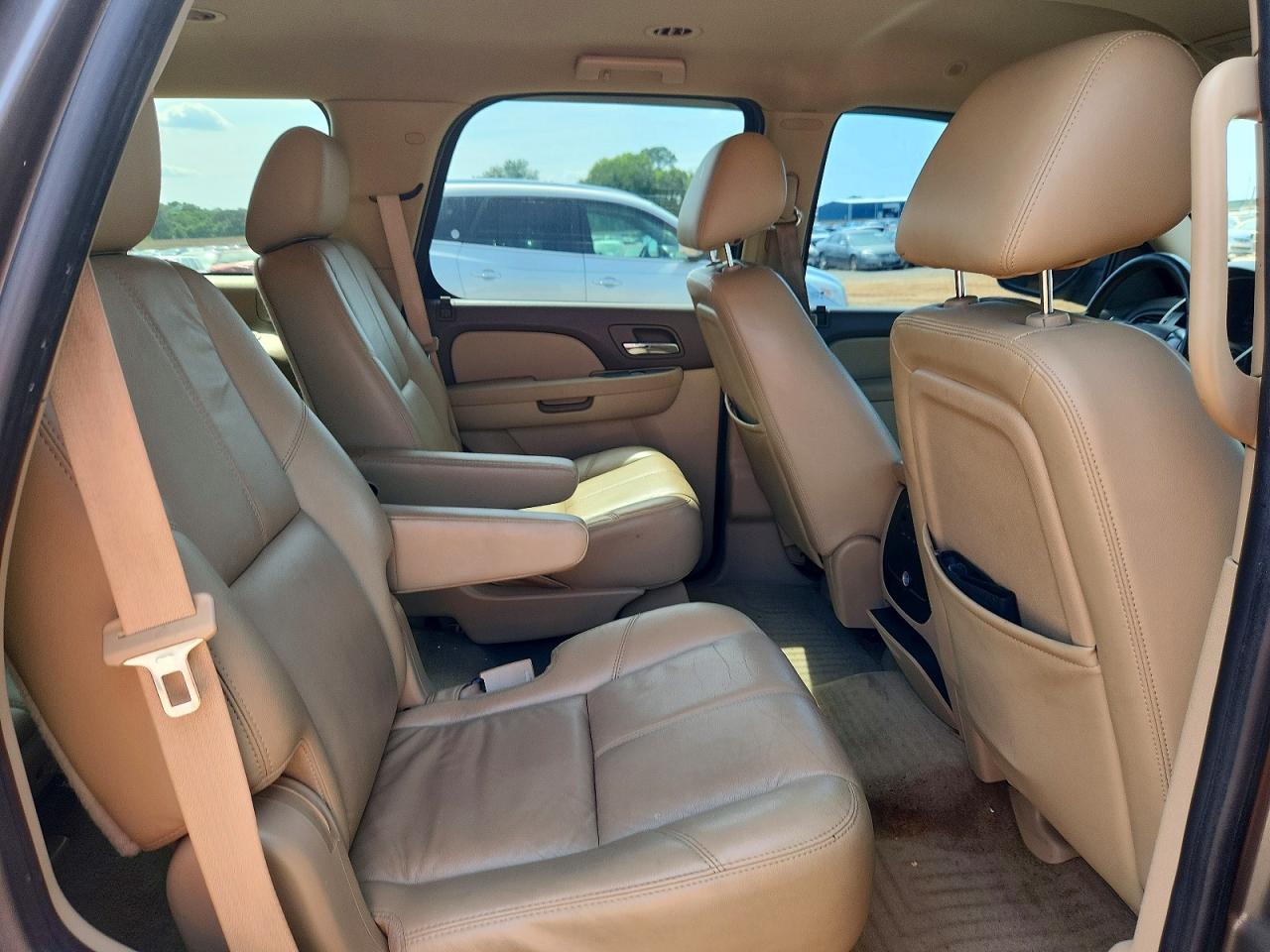 2011 Chevrolet Tahoe C1500 Lt Brown vin: 1GNSCBE06BR269758