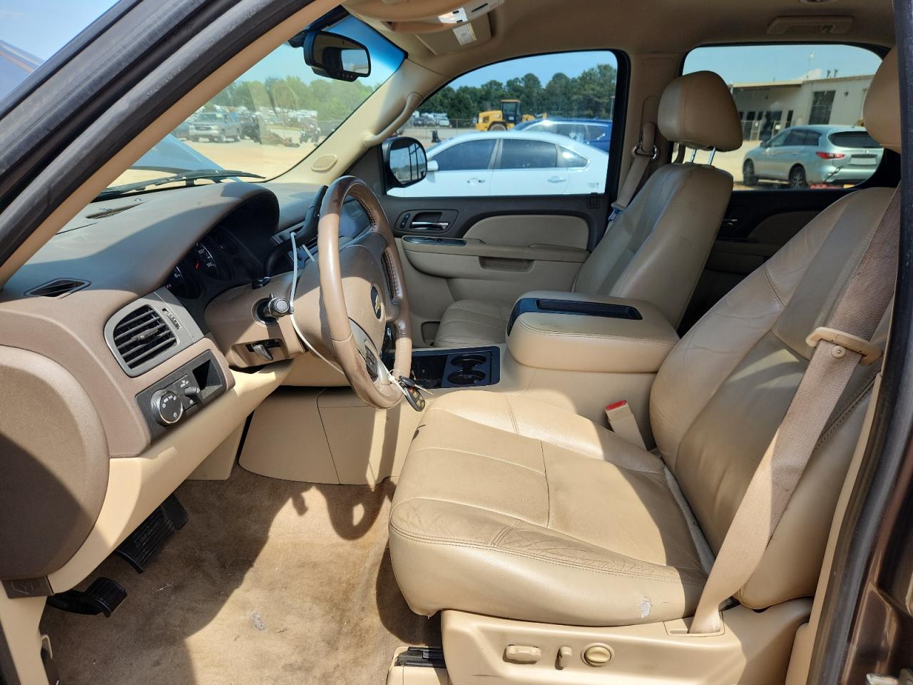 2011 Chevrolet Tahoe C1500 Lt Brown vin: 1GNSCBE06BR269758 Damage: Left Front Seat Cushion, Worn, Replacement Required