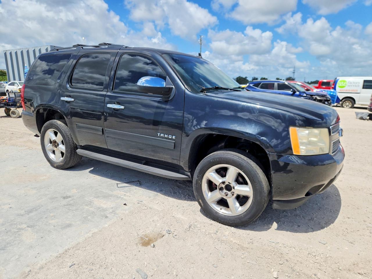 2011 Chevrolet Tahoe C1500 Lt Black vin: 1GNSCBE06BR376003