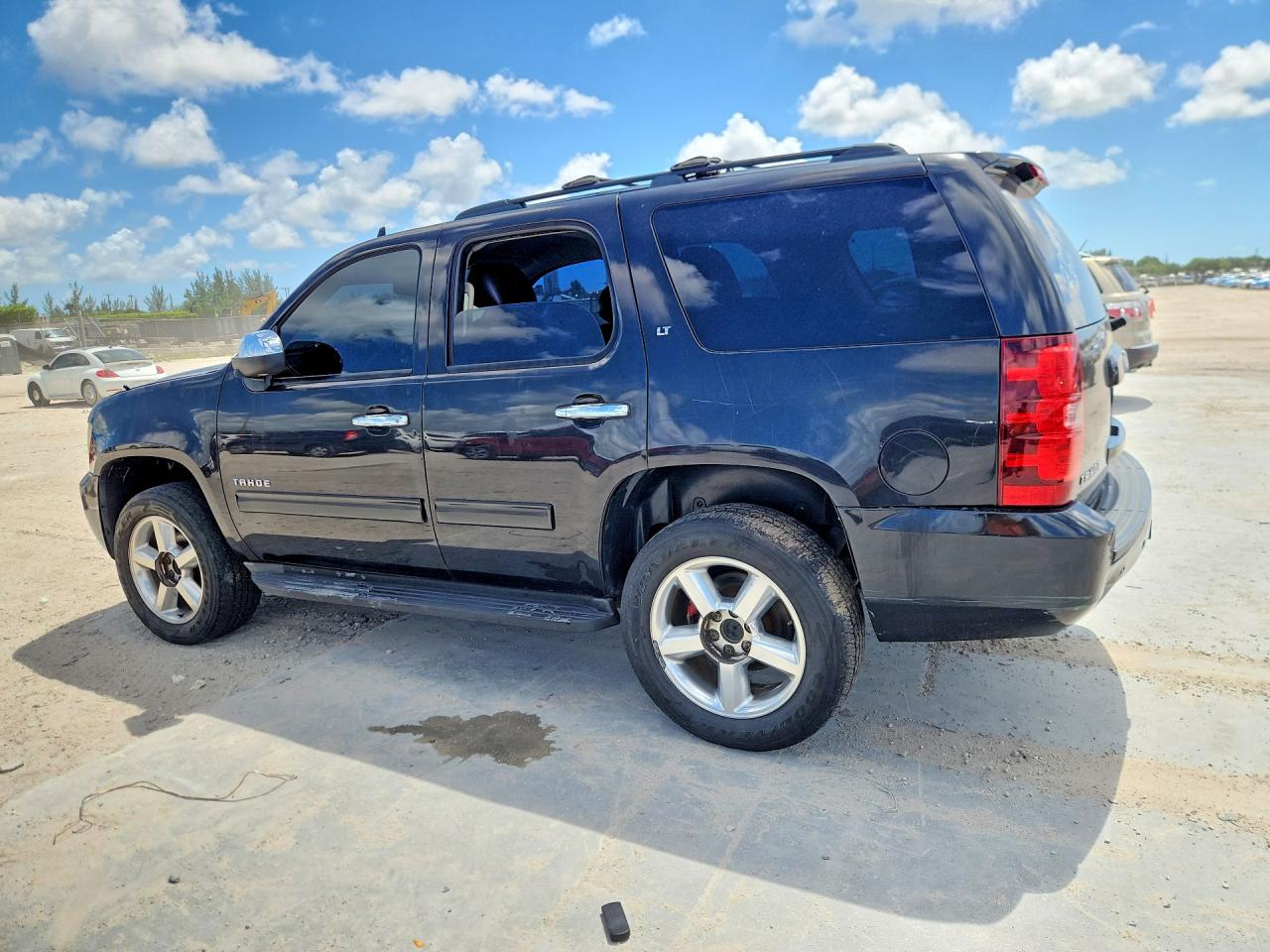 2011 Chevrolet Tahoe C1500 Lt Black vin: 1GNSCBE06BR376003
