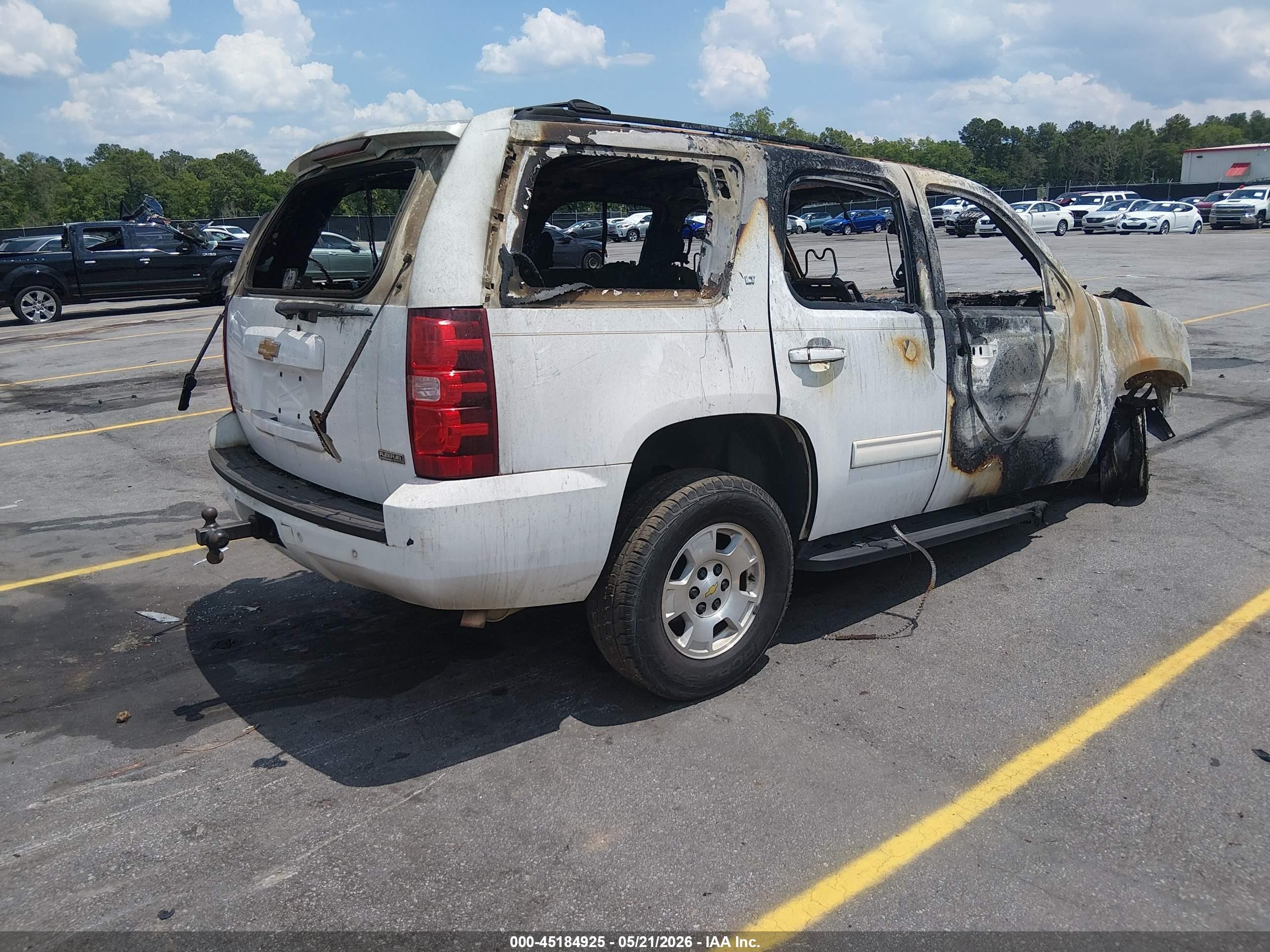 2012 Chevrolet Tahoe Lt White vin: 1GNSCBE06CR186431