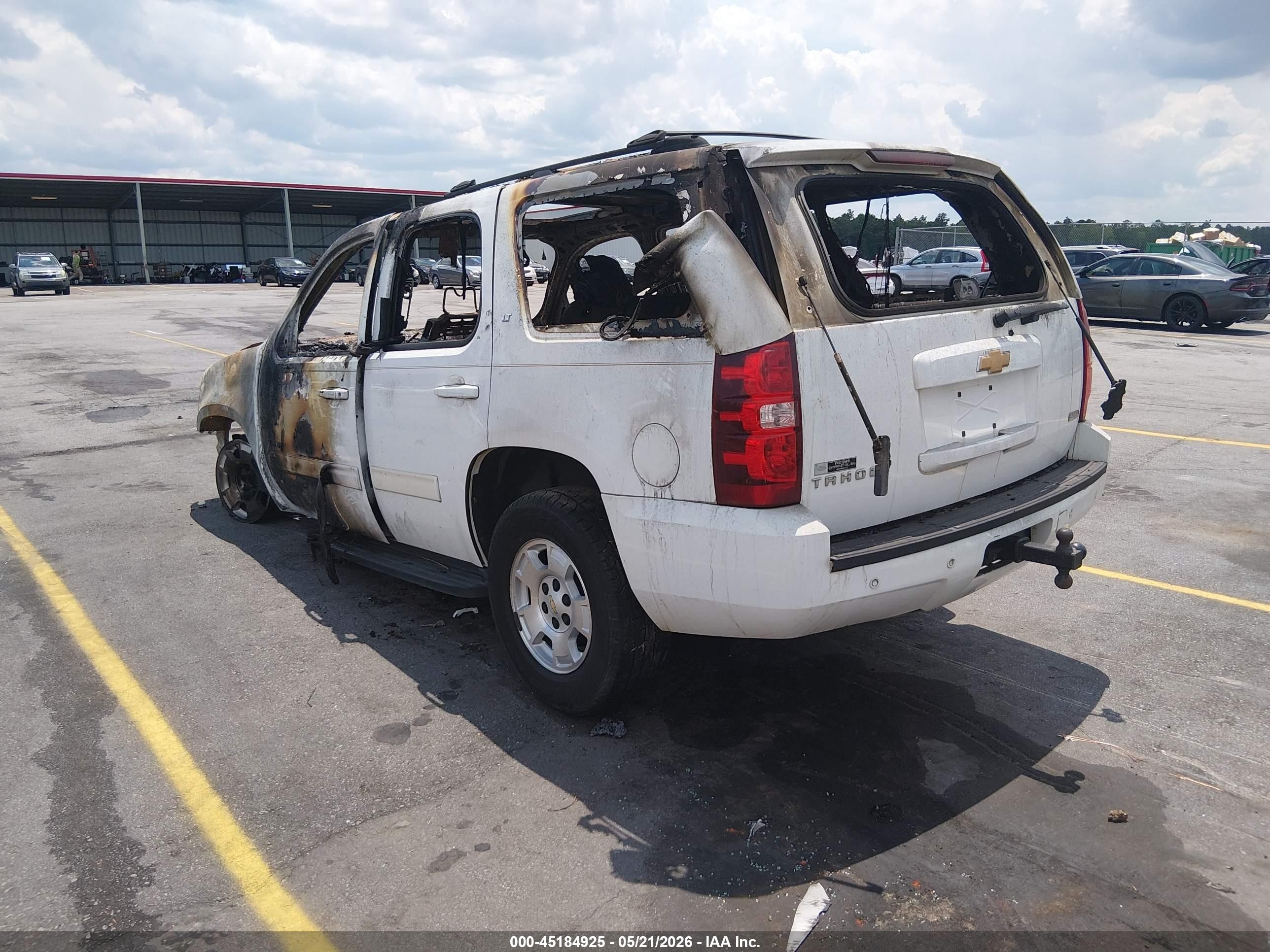 2012 Chevrolet Tahoe Lt White vin: 1GNSCBE06CR186431