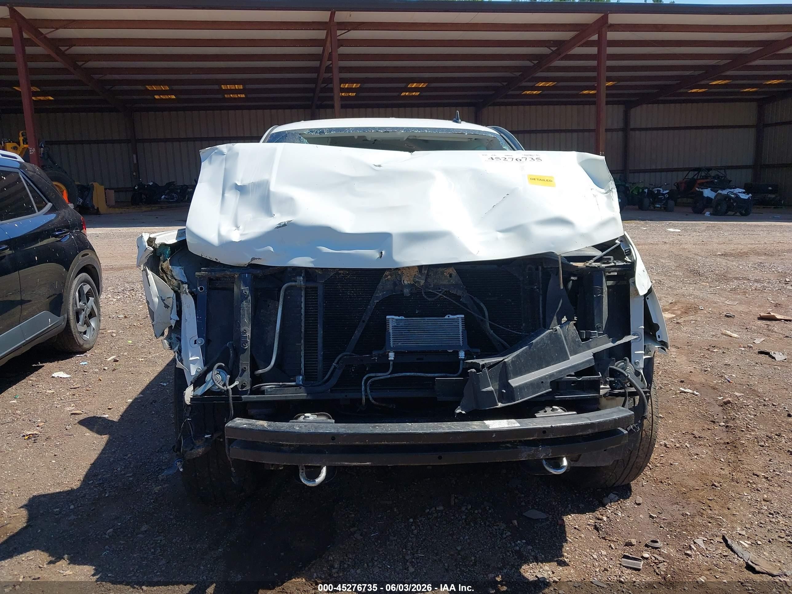 2013 Chevrolet Tahoe Lt White vin: 1GNSCBE06DR131835