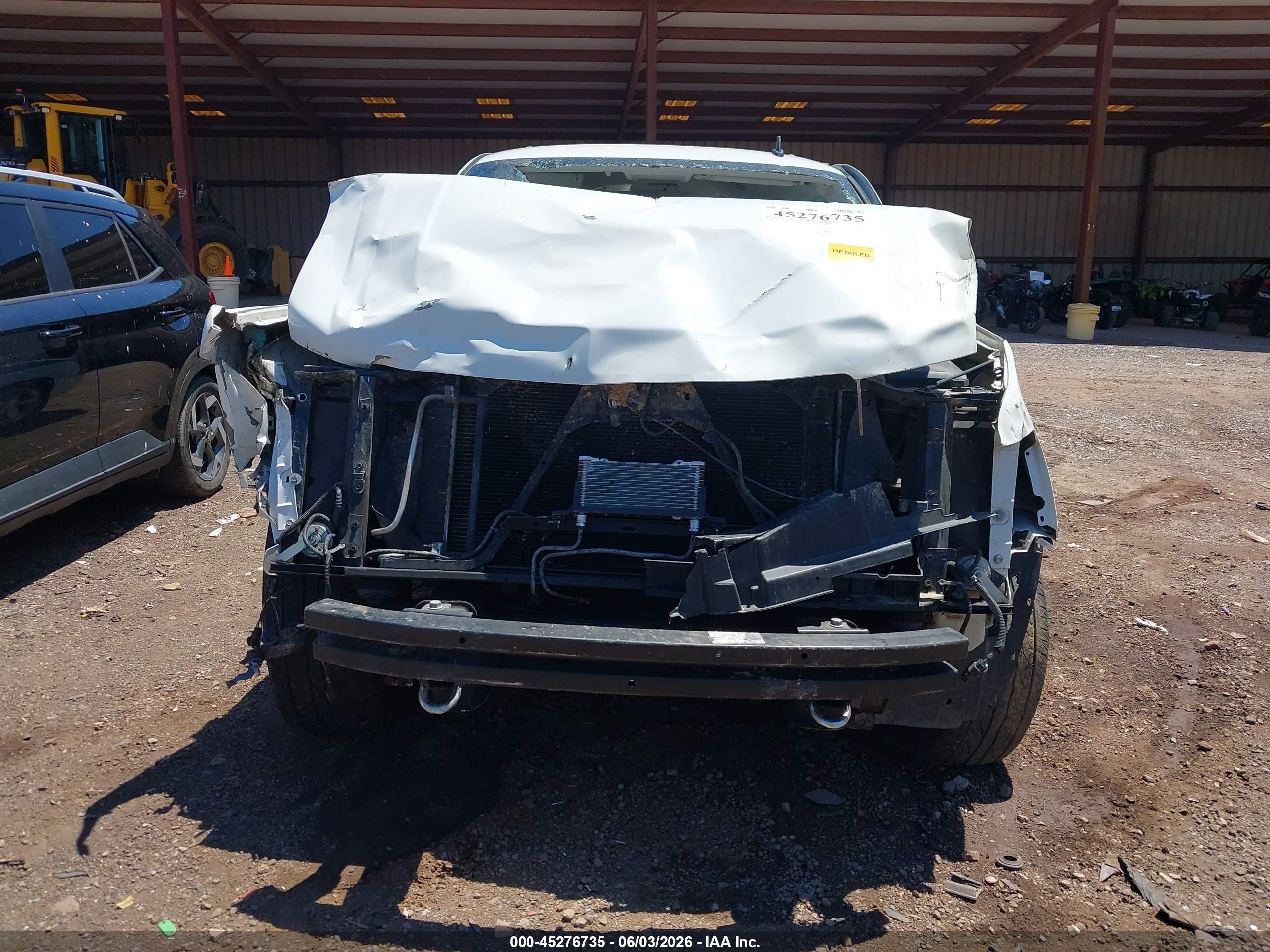2013 Chevrolet Tahoe Lt White vin: 1GNSCBE06DR131835