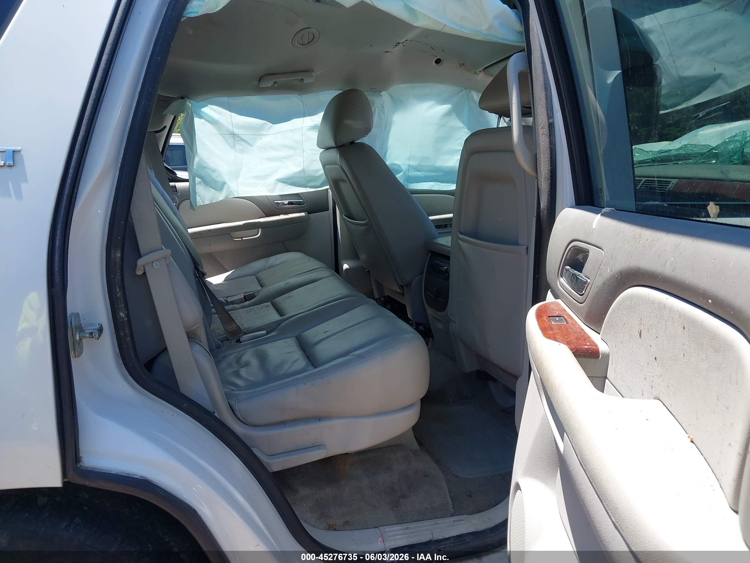 2013 Chevrolet Tahoe Lt White vin: 1GNSCBE06DR131835