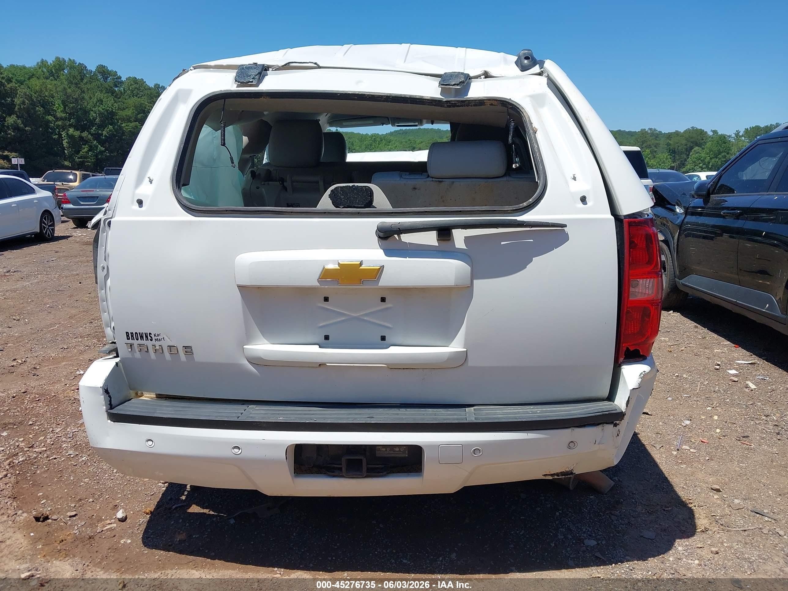 2013 Chevrolet Tahoe Lt White vin: 1GNSCBE06DR131835