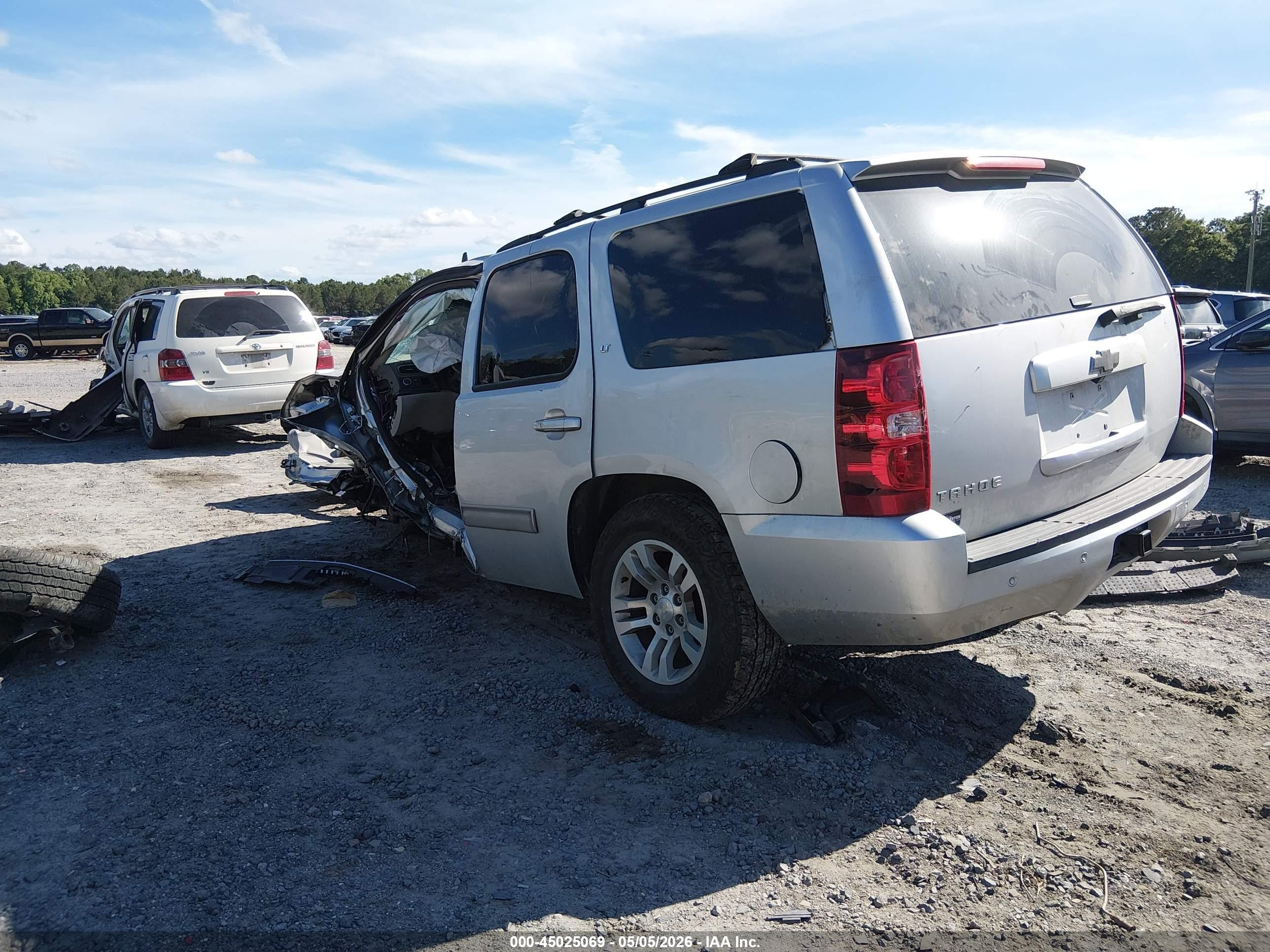 2014 Chevrolet Tahoe Lt Silver vin: 1GNSCBE06ER246355