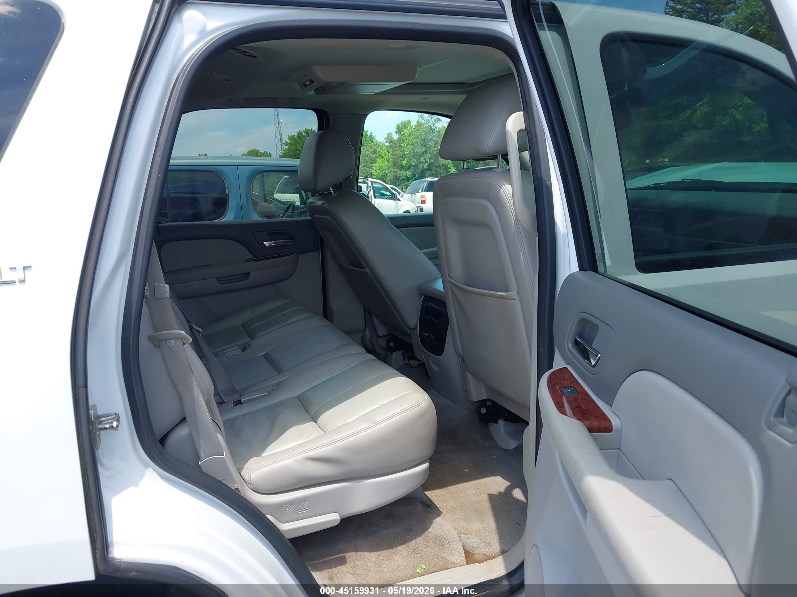 2012 Chevrolet Tahoe Lt Белый vin: 1GNSCBE07CR134144