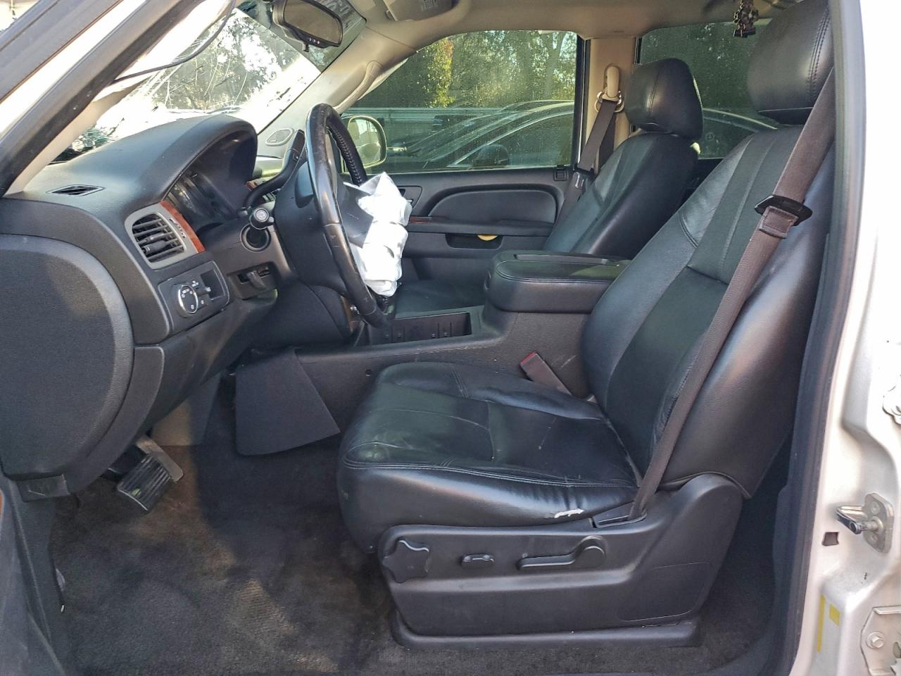2013 Chevrolet Tahoe C1500 Lt Белый vin: 1GNSCBE07DR254379