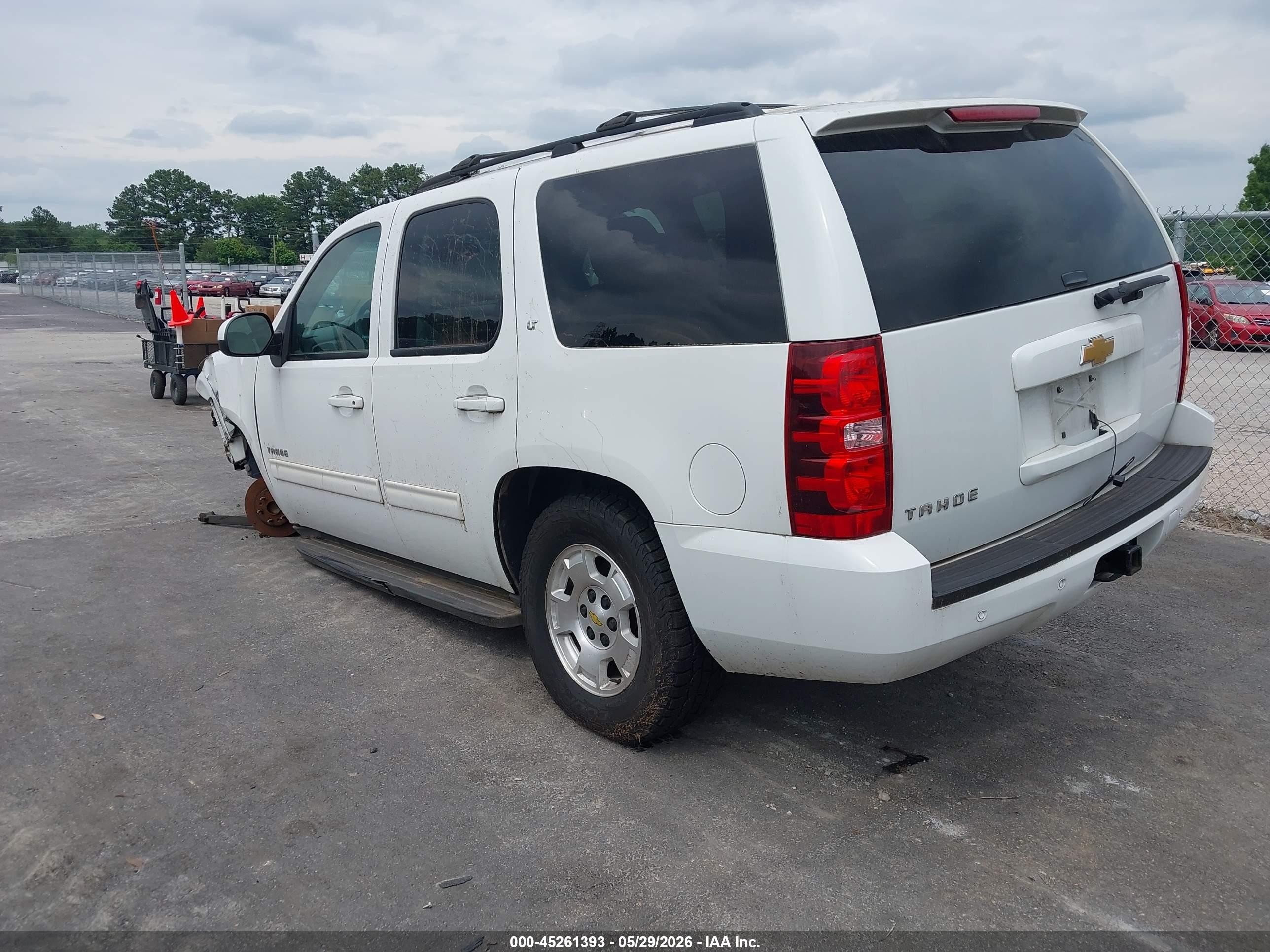2013 Chevrolet Tahoe Lt White vin: 1GNSCBE07DR289391