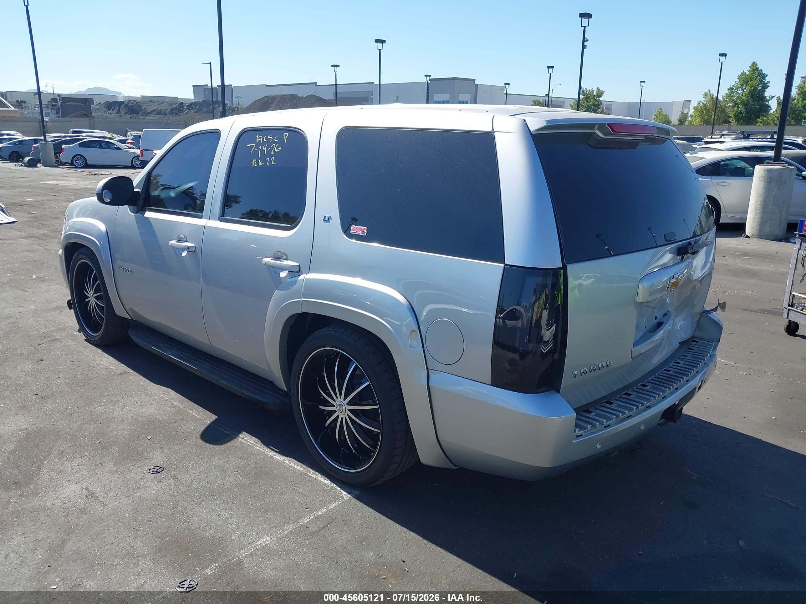 2013 Chevrolet Tahoe Lt Silver vin: 1GNSCBE07DR301393