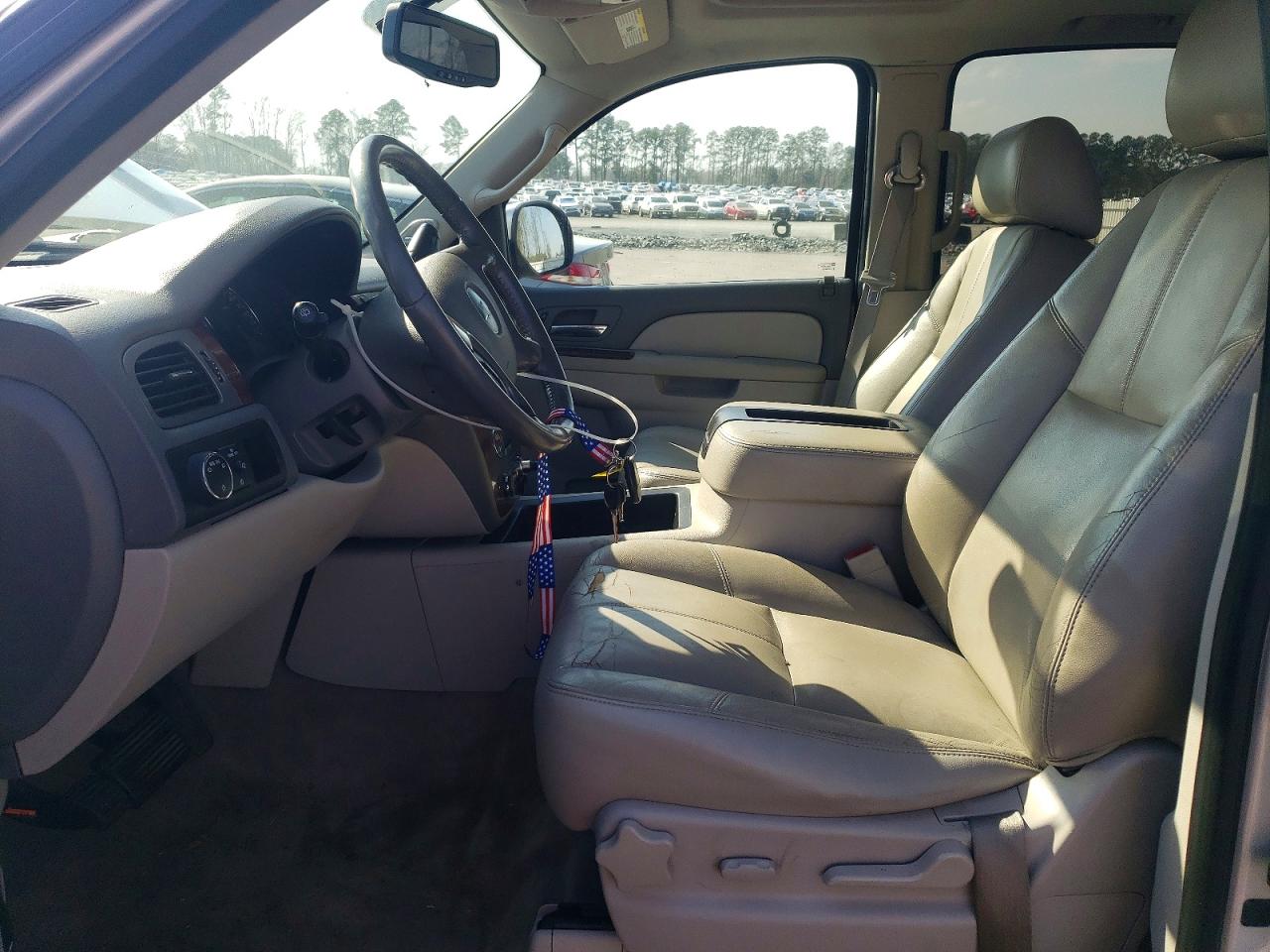 2014 Chevrolet Tahoe C1500 Lt Silver vin: 1GNSCBE07ER118982