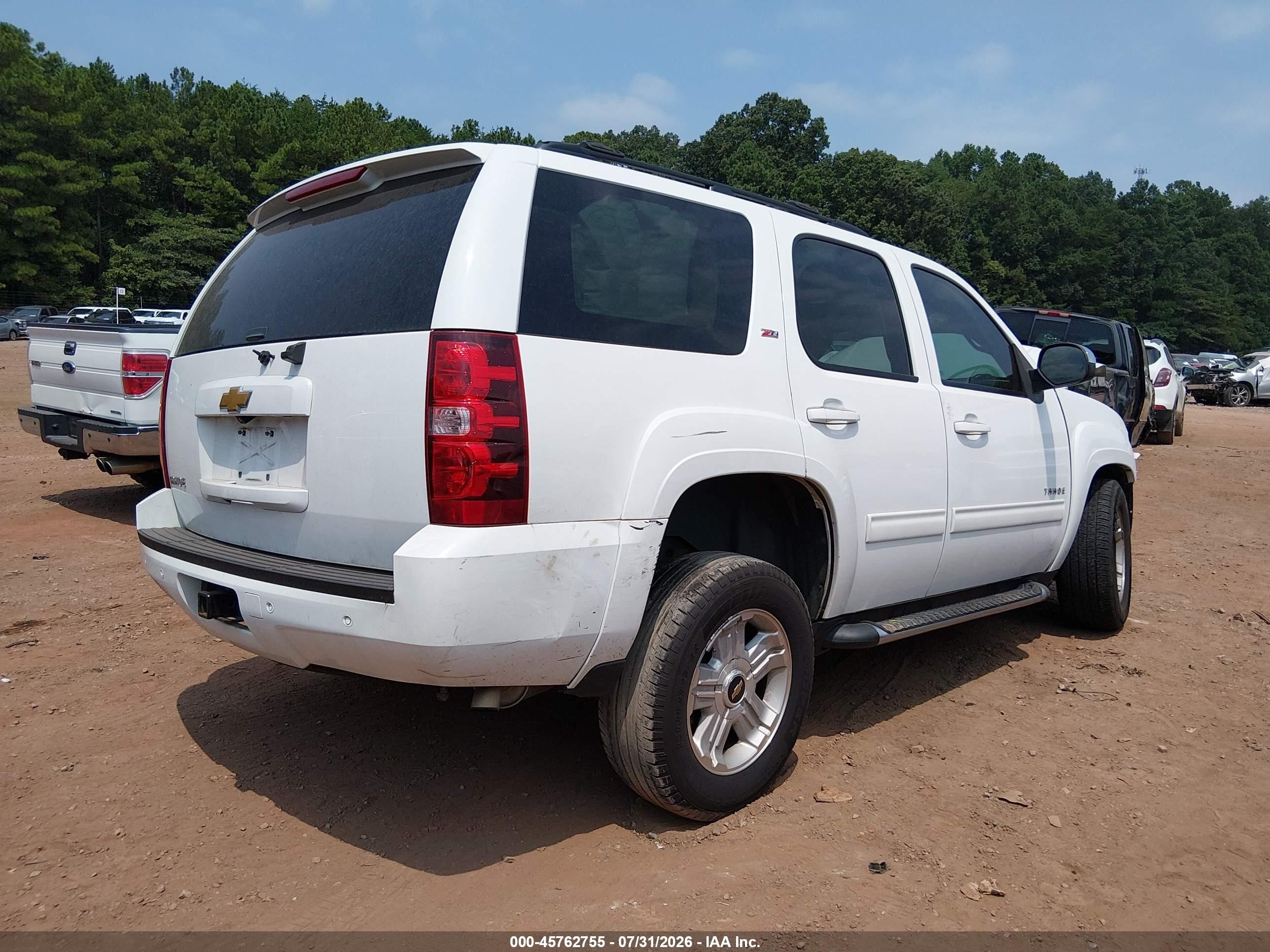 2014 Chevrolet Tahoe Lt White vin: 1GNSCBE07ER175215