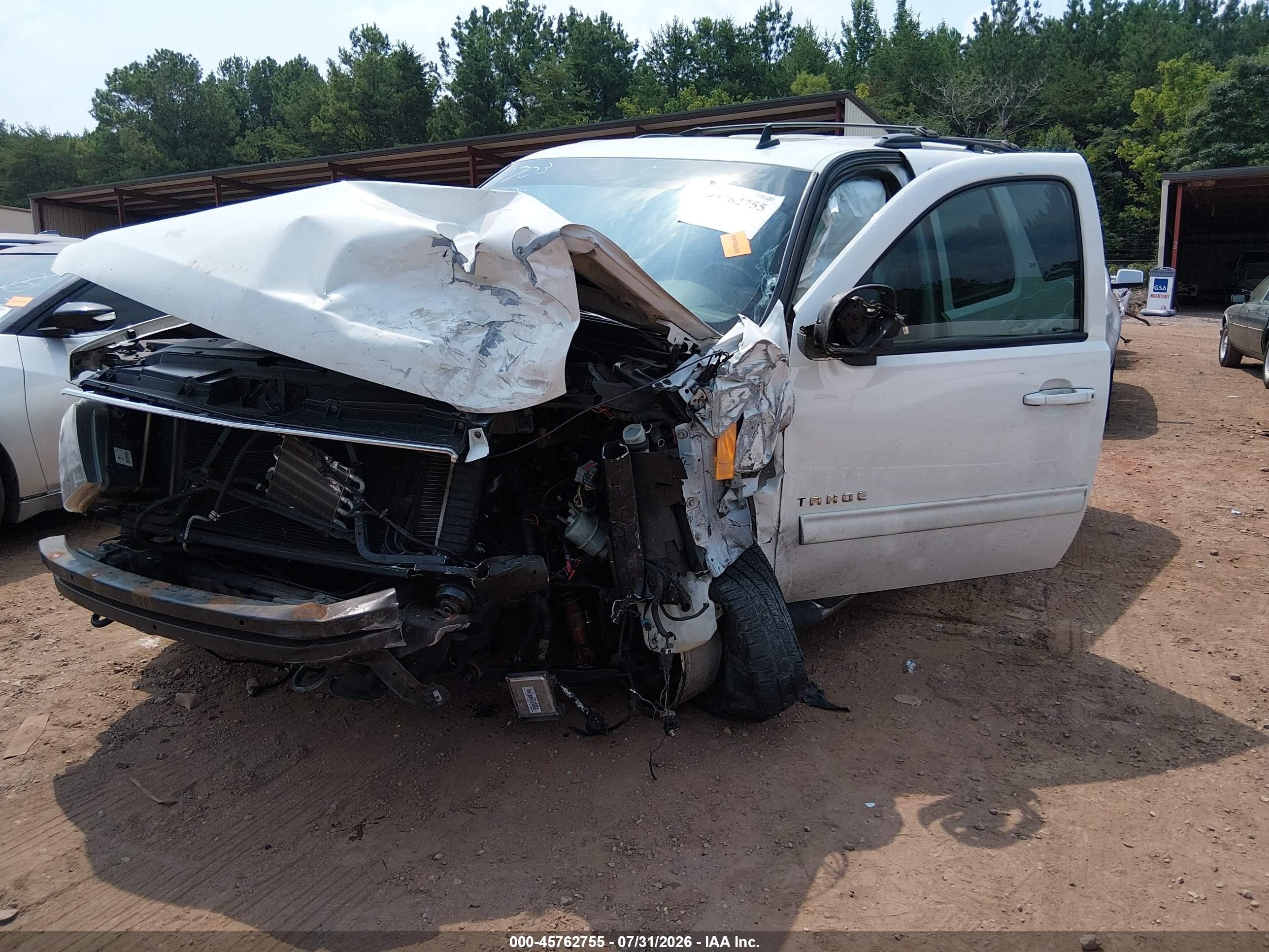 2014 Chevrolet Tahoe Lt White vin: 1GNSCBE07ER175215