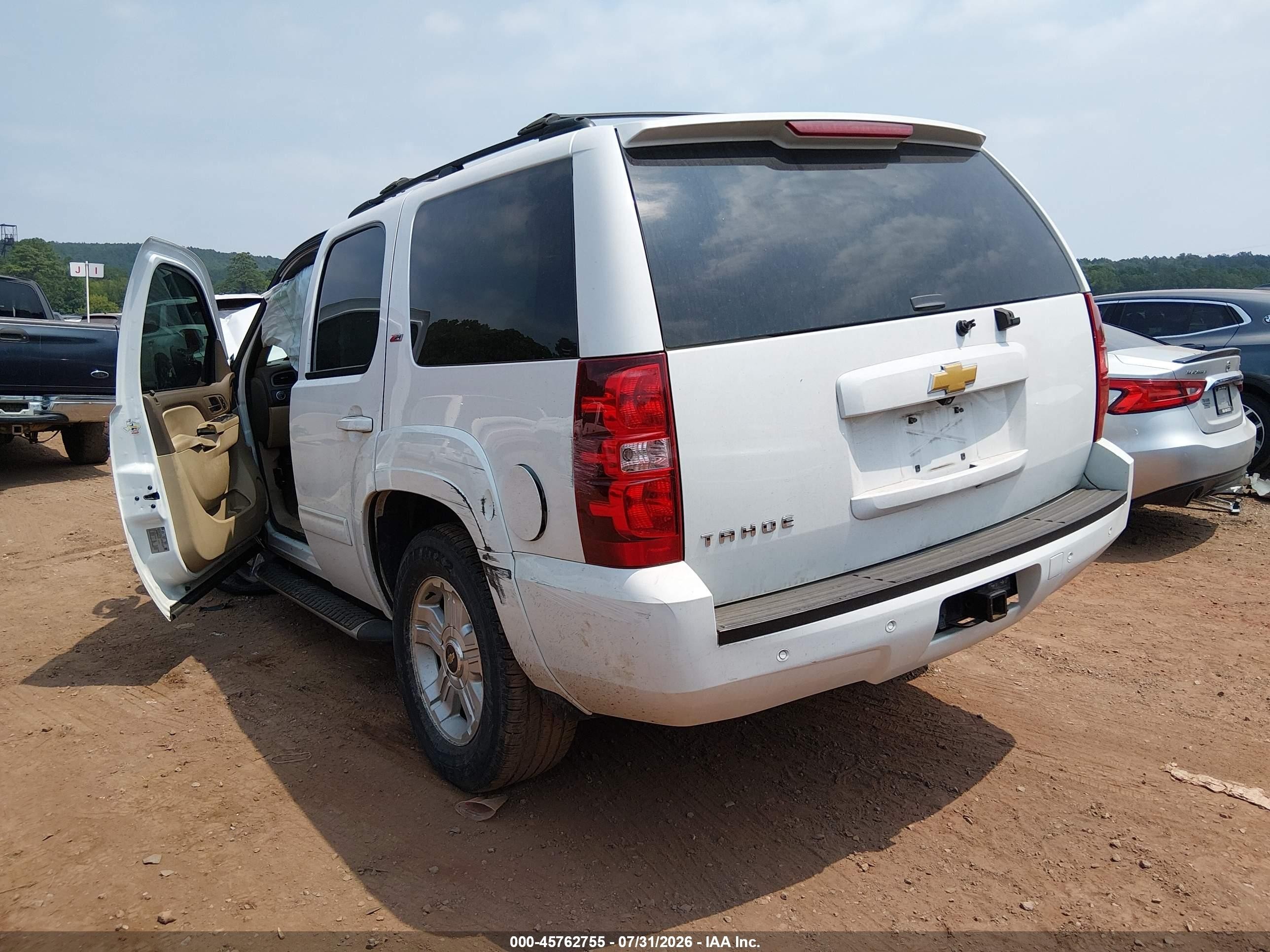 2014 Chevrolet Tahoe Lt White vin: 1GNSCBE07ER175215
