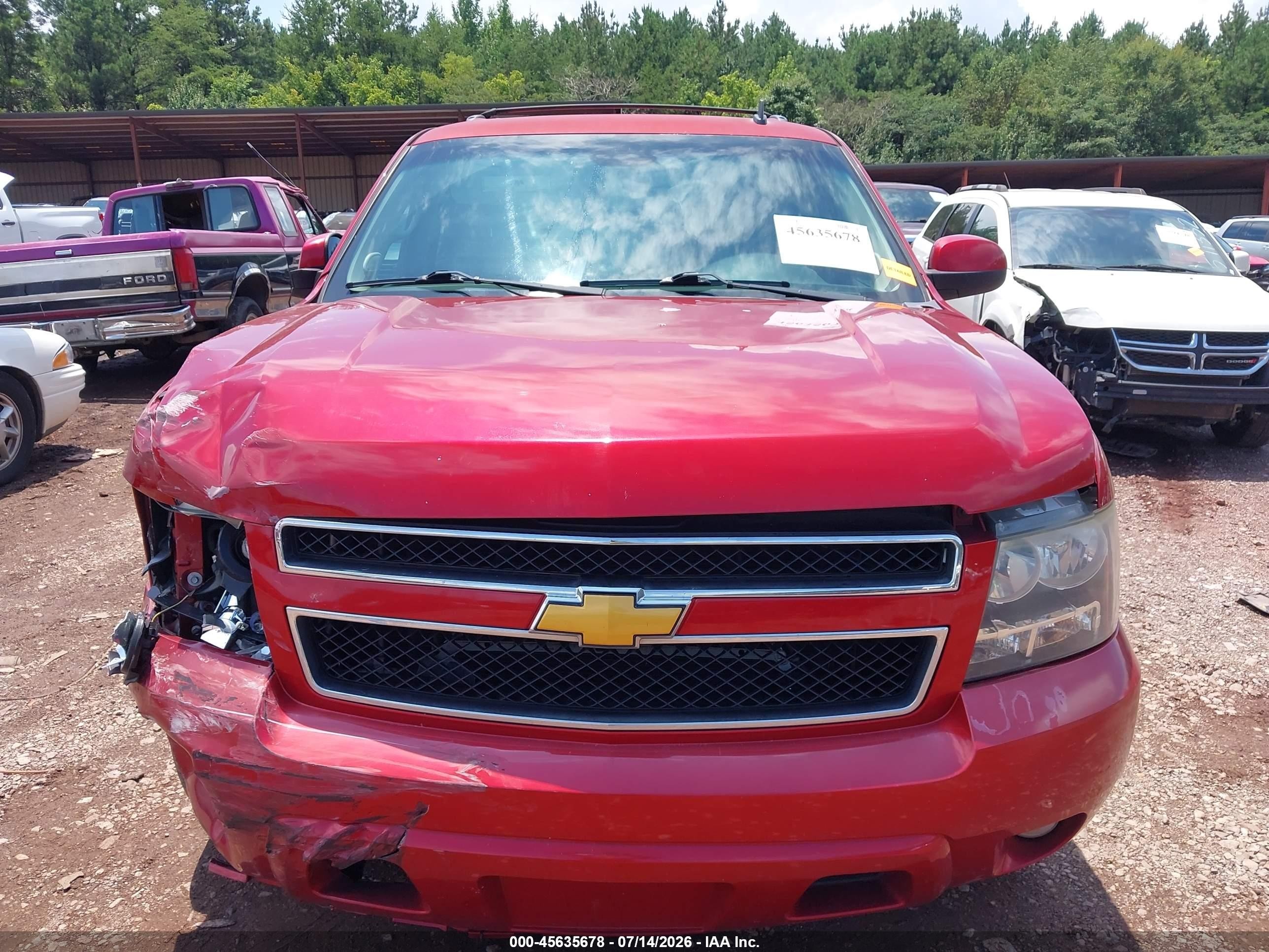 2014 Chevrolet Tahoe Lt Красный vin: 1GNSCBE07ER236790