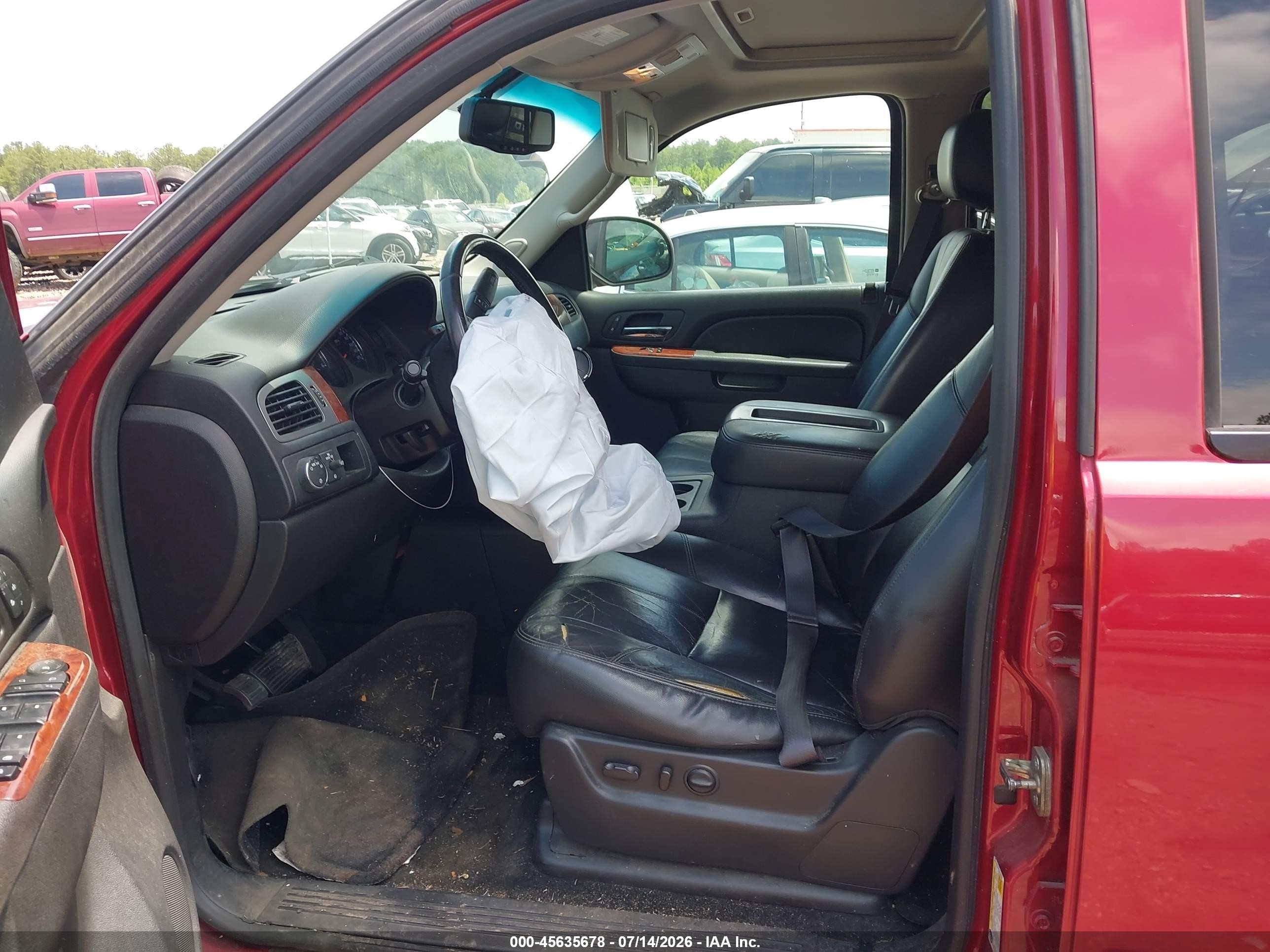 2014 Chevrolet Tahoe Lt Красный vin: 1GNSCBE07ER236790