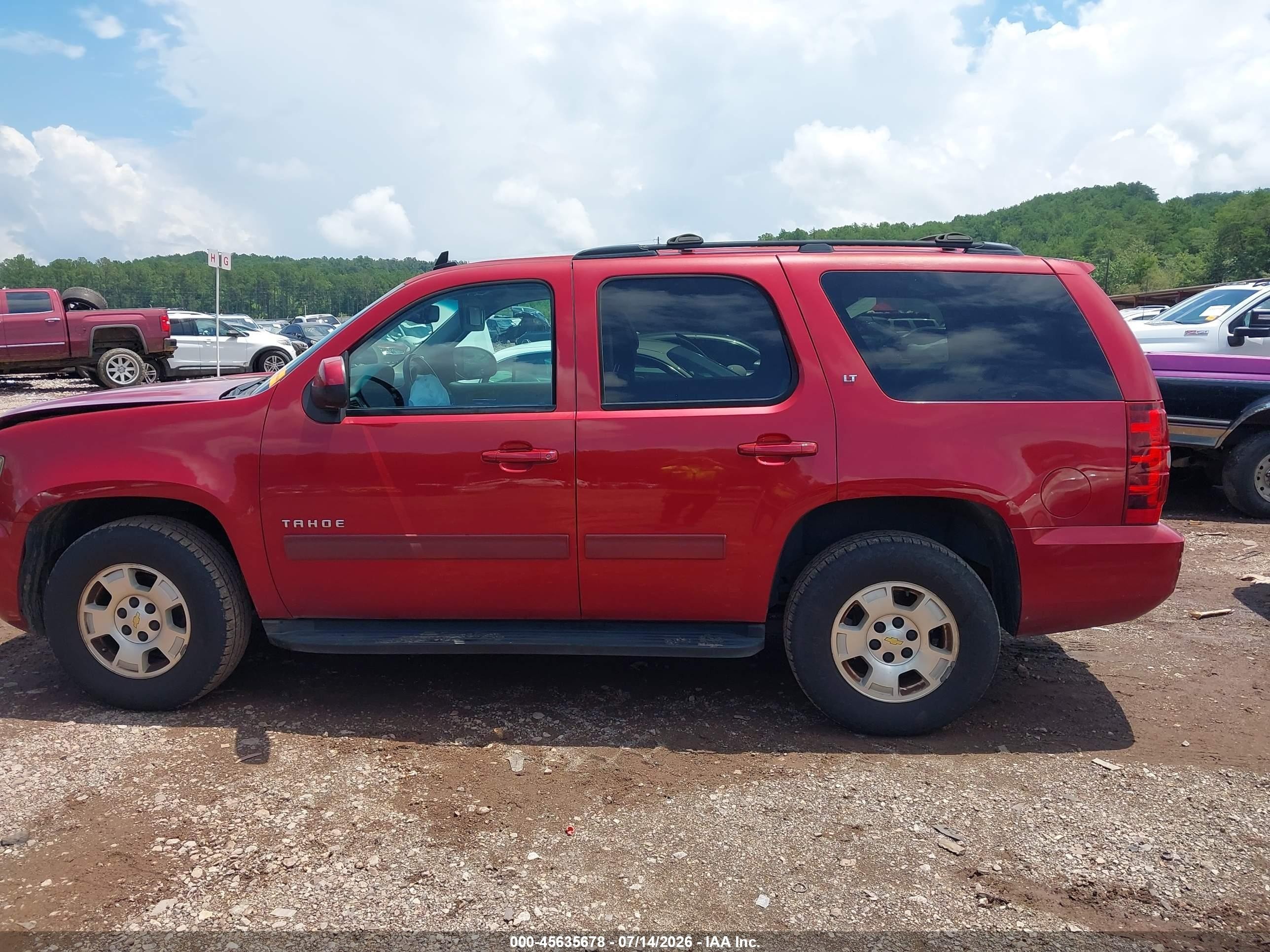 2014 Chevrolet Tahoe Lt Красный vin: 1GNSCBE07ER236790