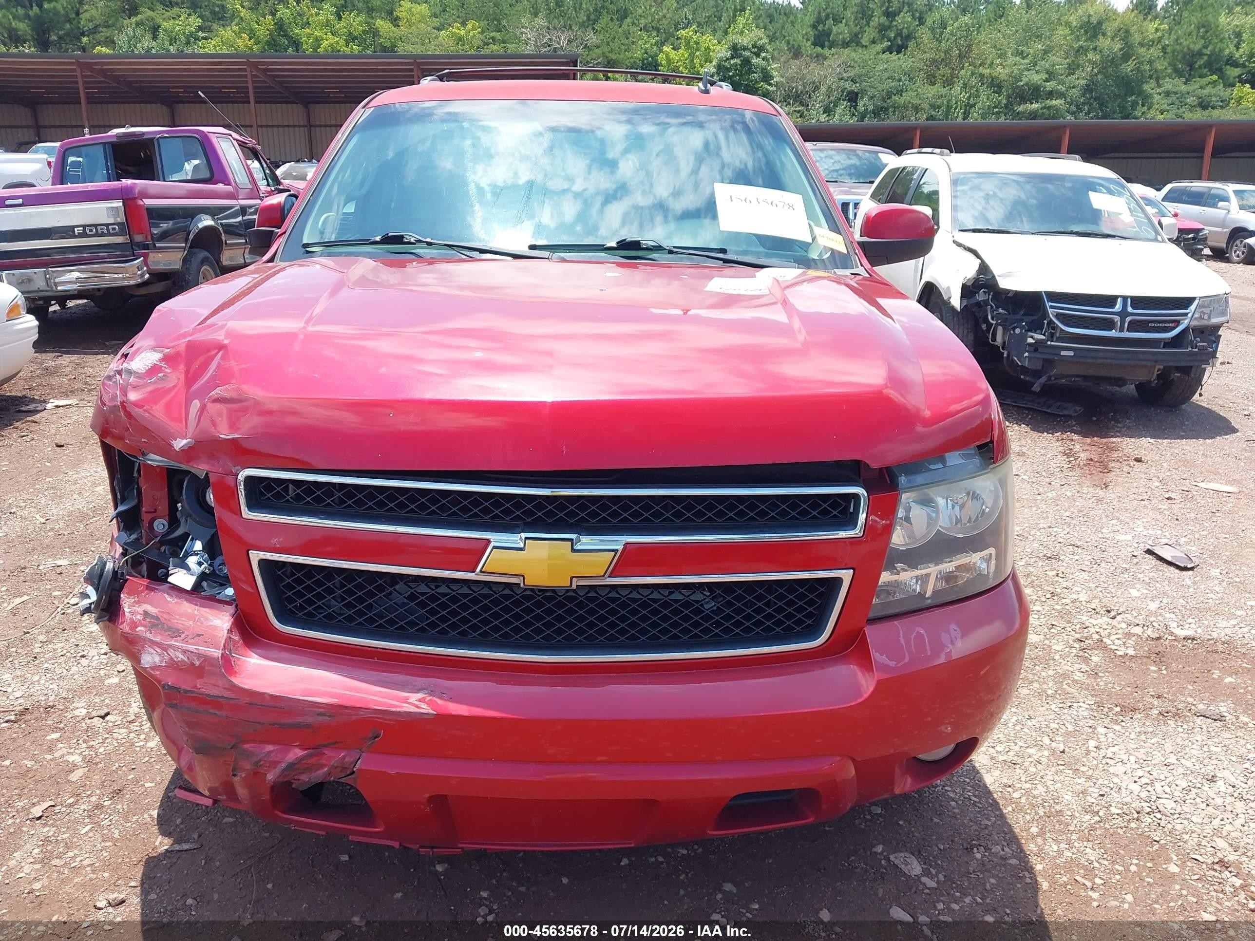 2014 Chevrolet Tahoe Lt Красный vin: 1GNSCBE07ER236790
