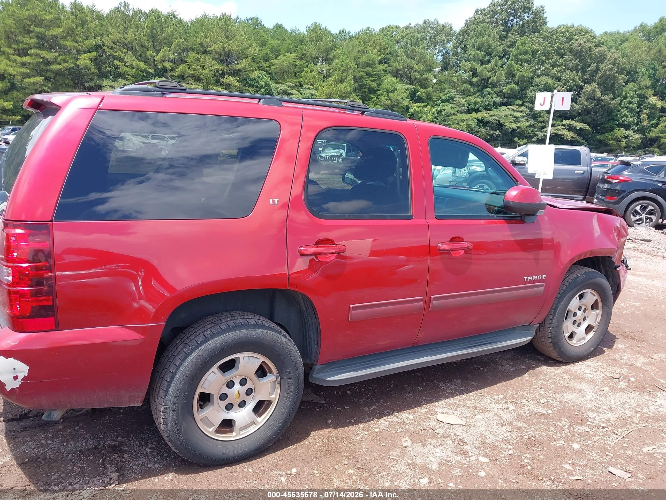 2014 Chevrolet Tahoe Lt Красный vin: 1GNSCBE07ER236790