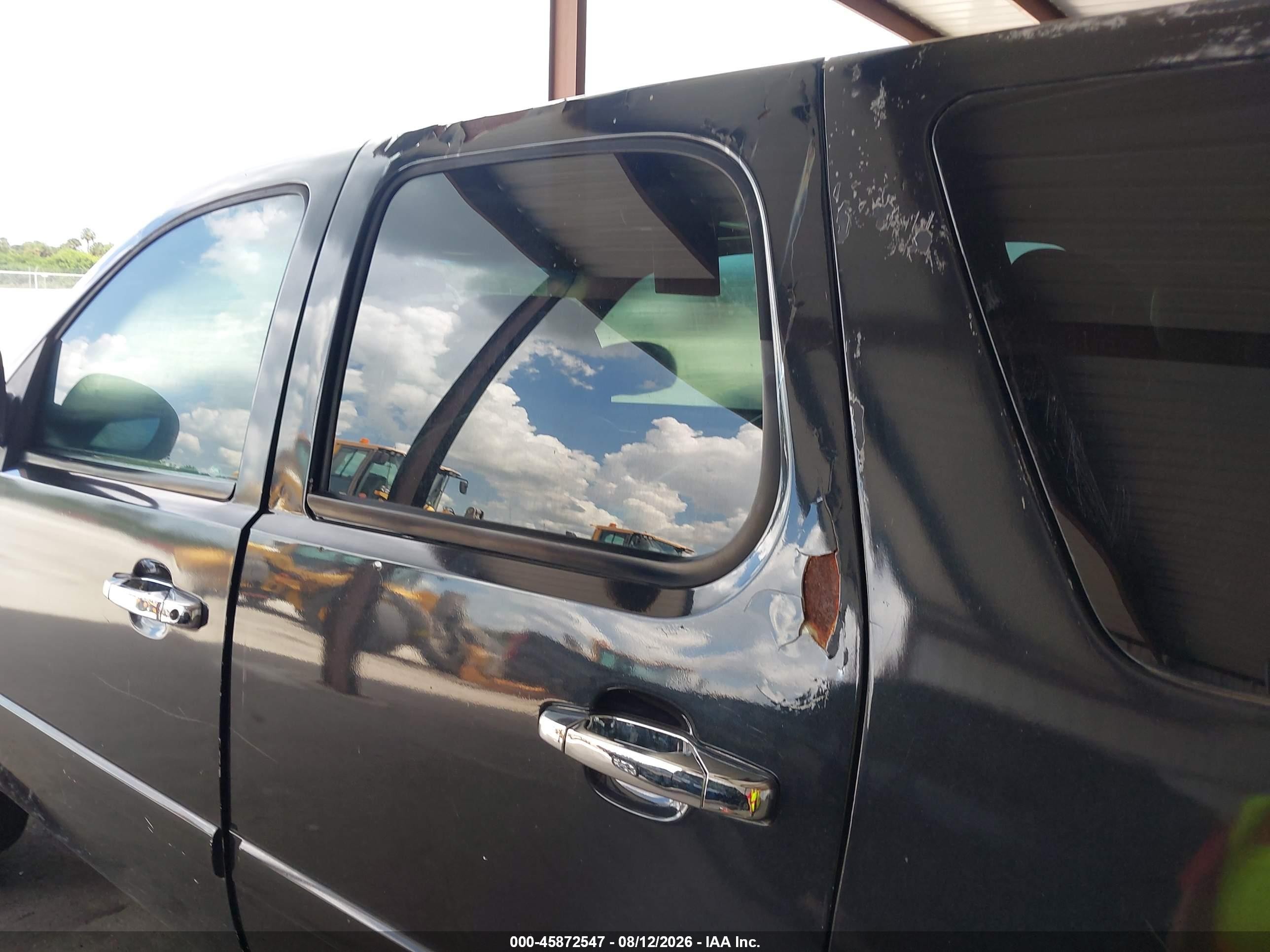 2011 Chevrolet Tahoe Lt Black vin: 1GNSCBE08BR114337