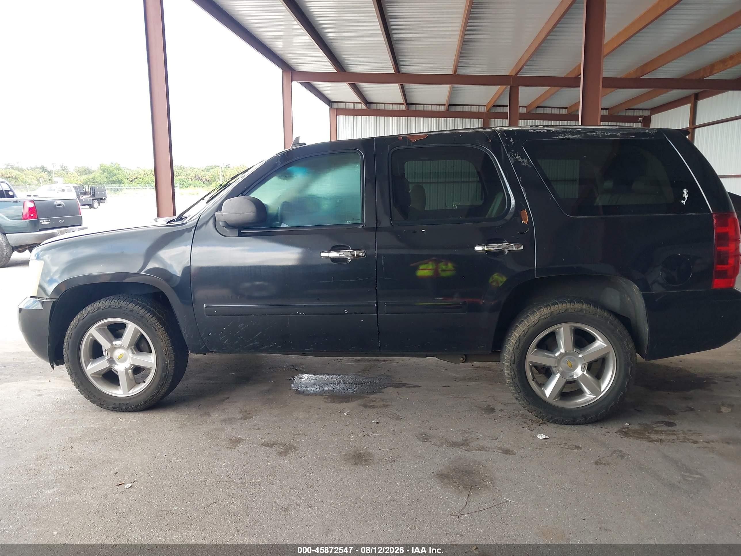 2011 Chevrolet Tahoe Lt Black vin: 1GNSCBE08BR114337