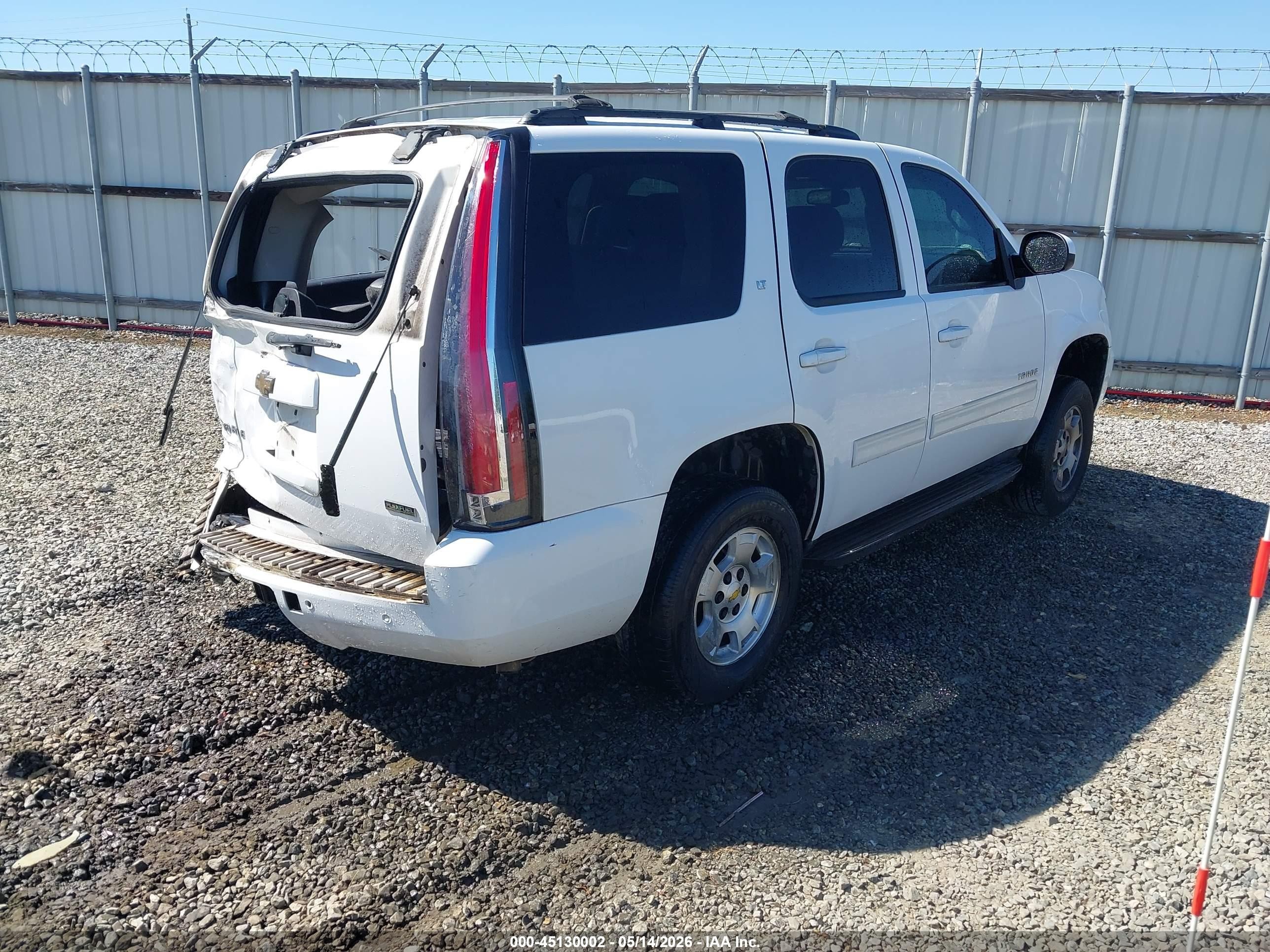2011 Chevrolet Tahoe Lt Белый vin: 1GNSCBE08BR232937