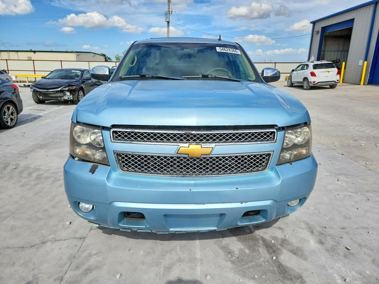 2011 Chevrolet Tahoe C1500 Lt Turquoise vin: 1GNSCBE08BR255716