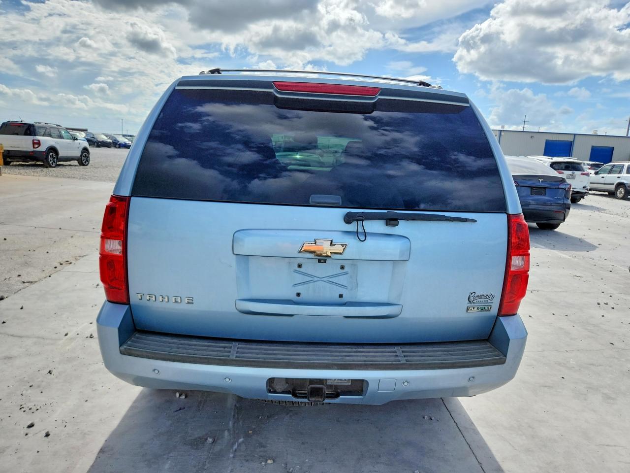 2011 Chevrolet Tahoe C1500 Lt Turquoise vin: 1GNSCBE08BR255716