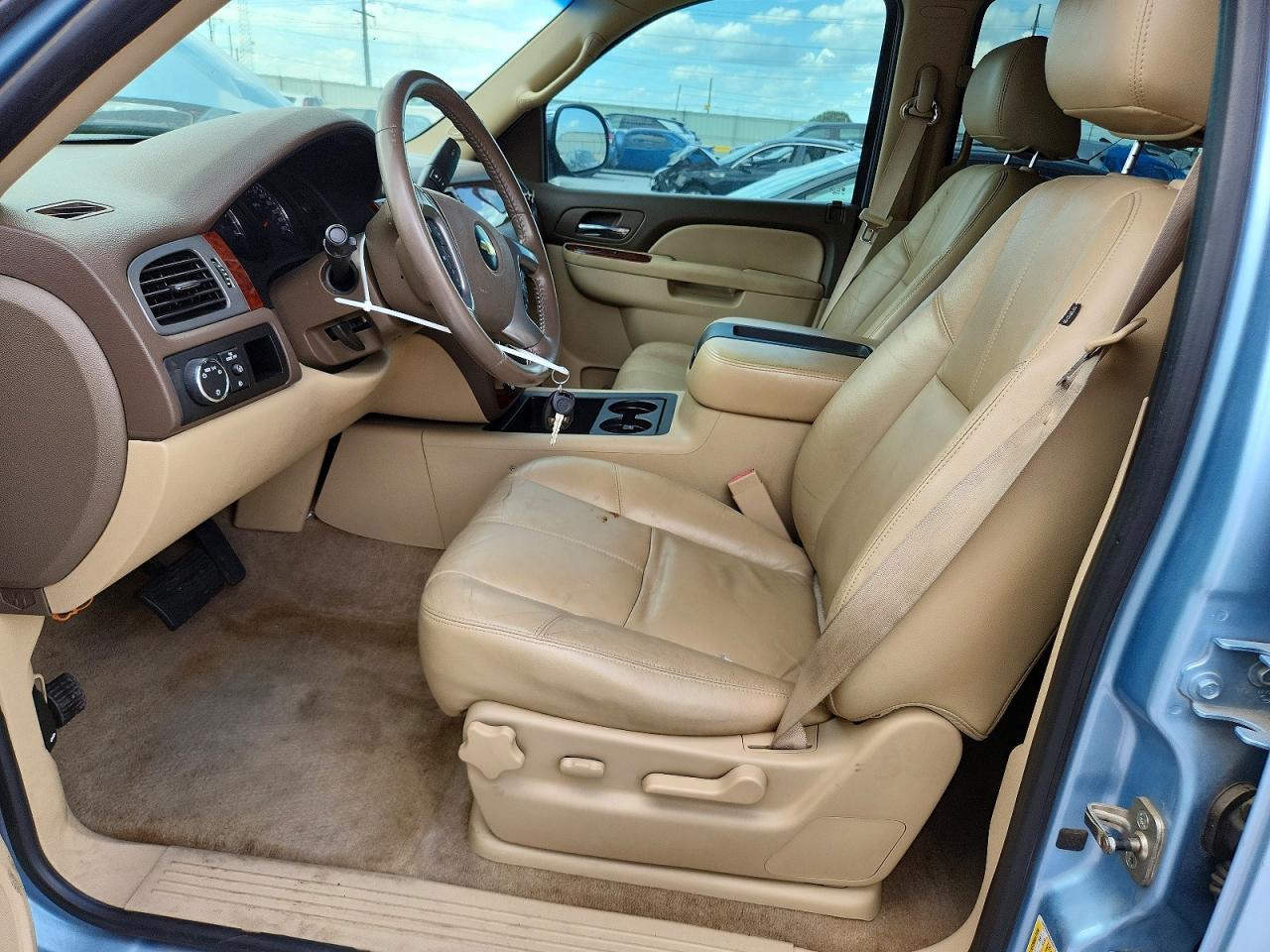 2011 Chevrolet Tahoe C1500 Lt Turquoise vin: 1GNSCBE08BR255716