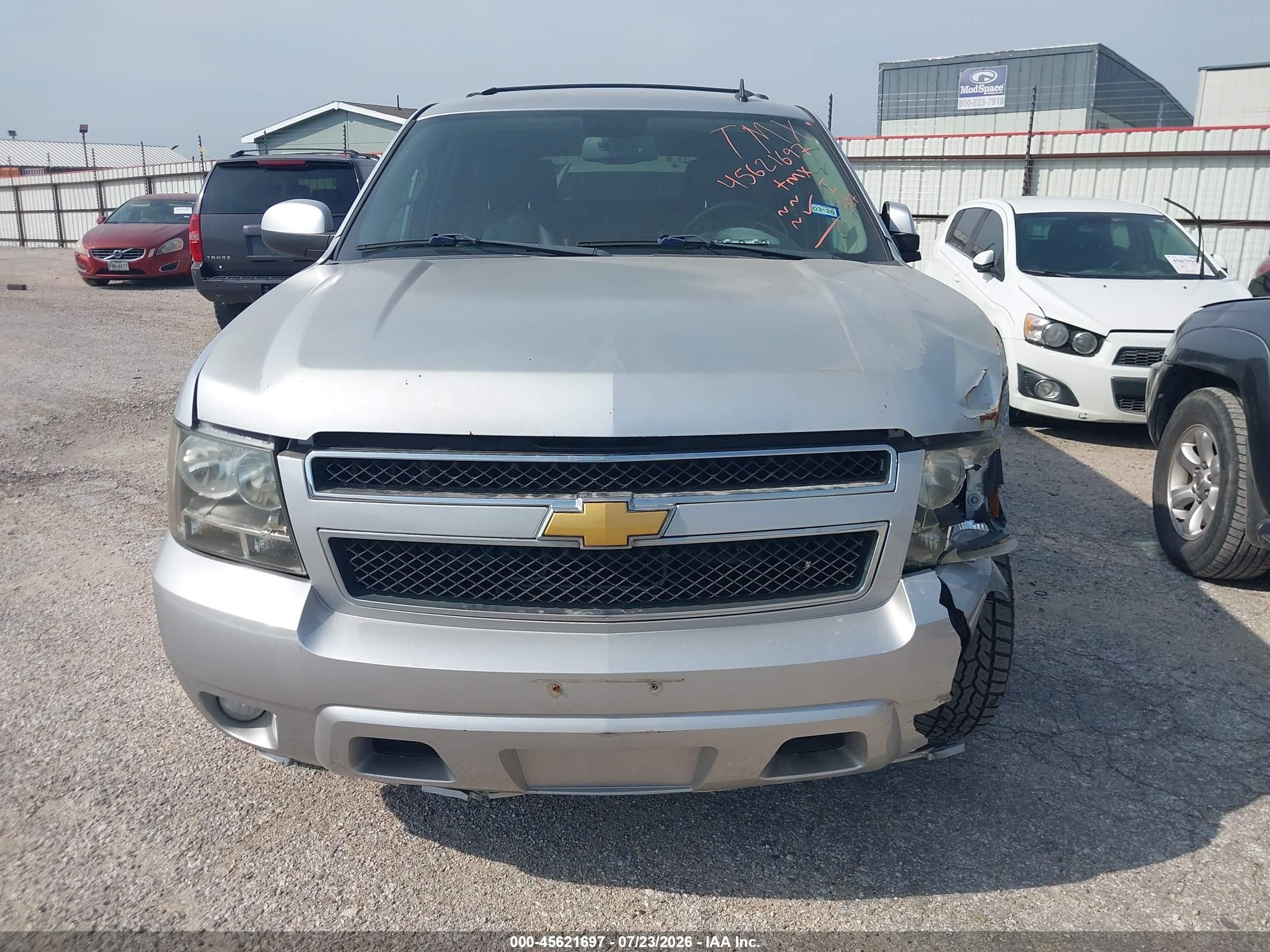 2012 Chevrolet Tahoe Lt Silver vin: 1GNSCBE08CR177410