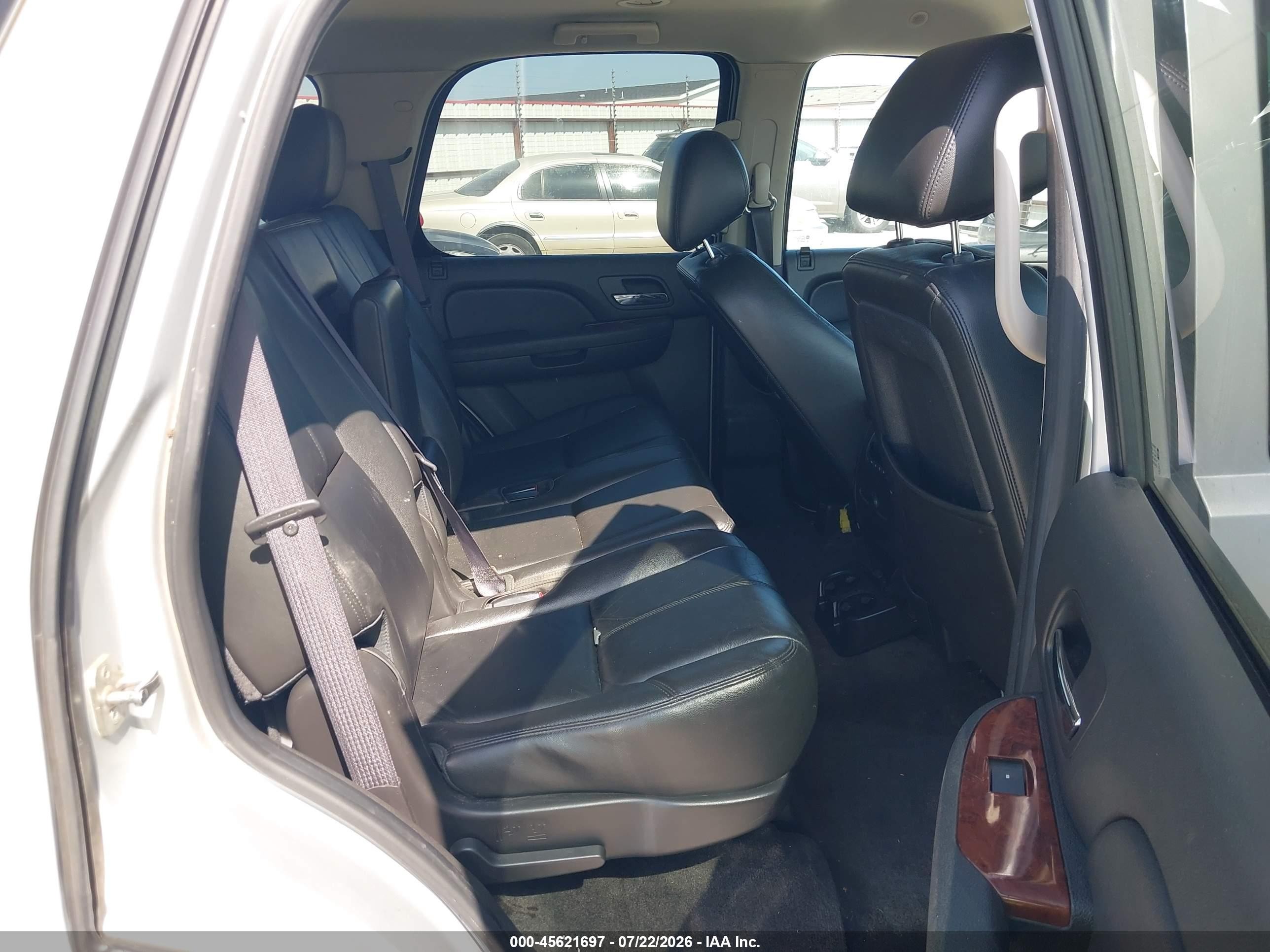 2012 Chevrolet Tahoe Lt Silver vin: 1GNSCBE08CR177410